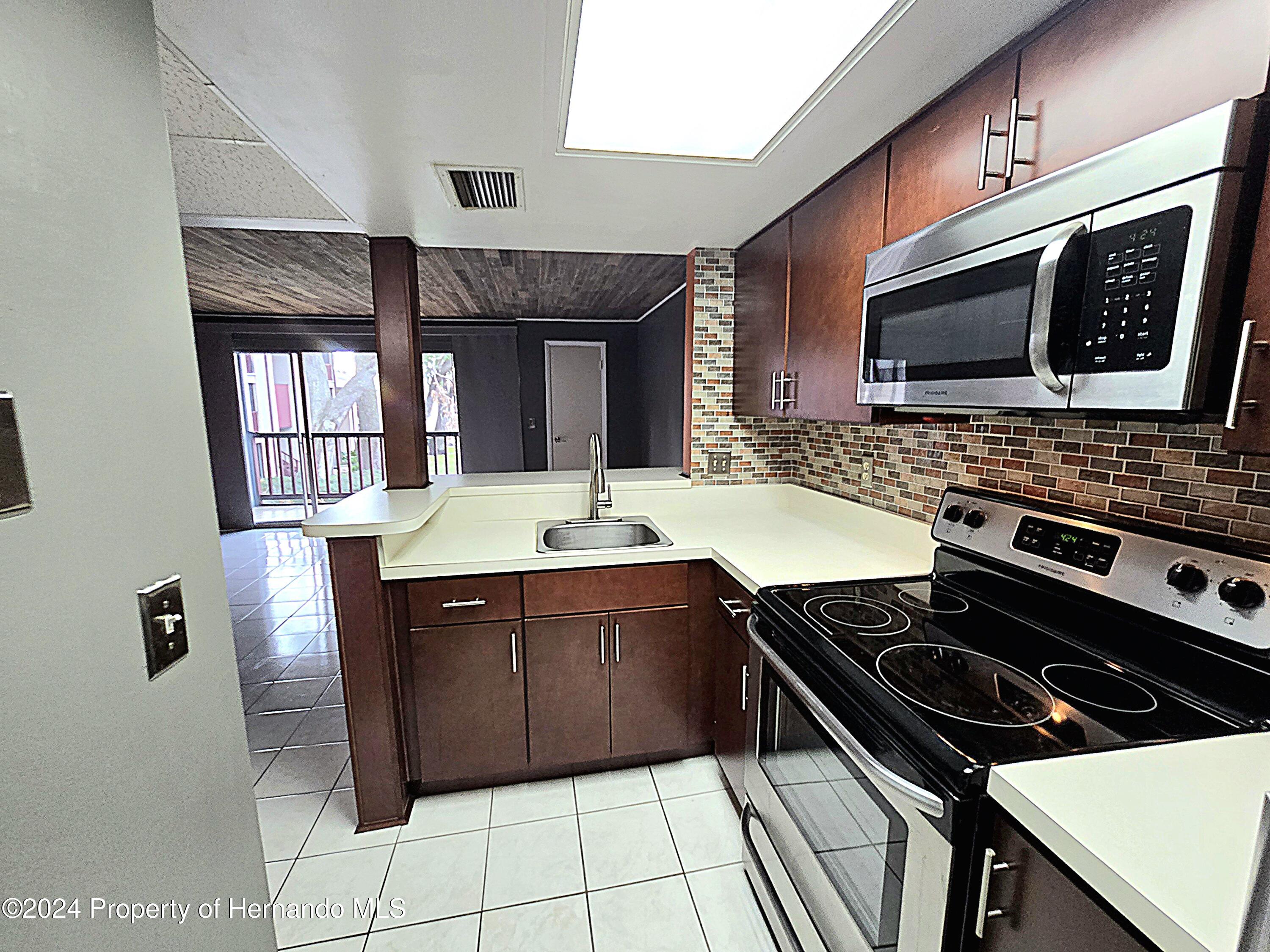 8632 Tahoe Court #7, Tampa, Florida image 18