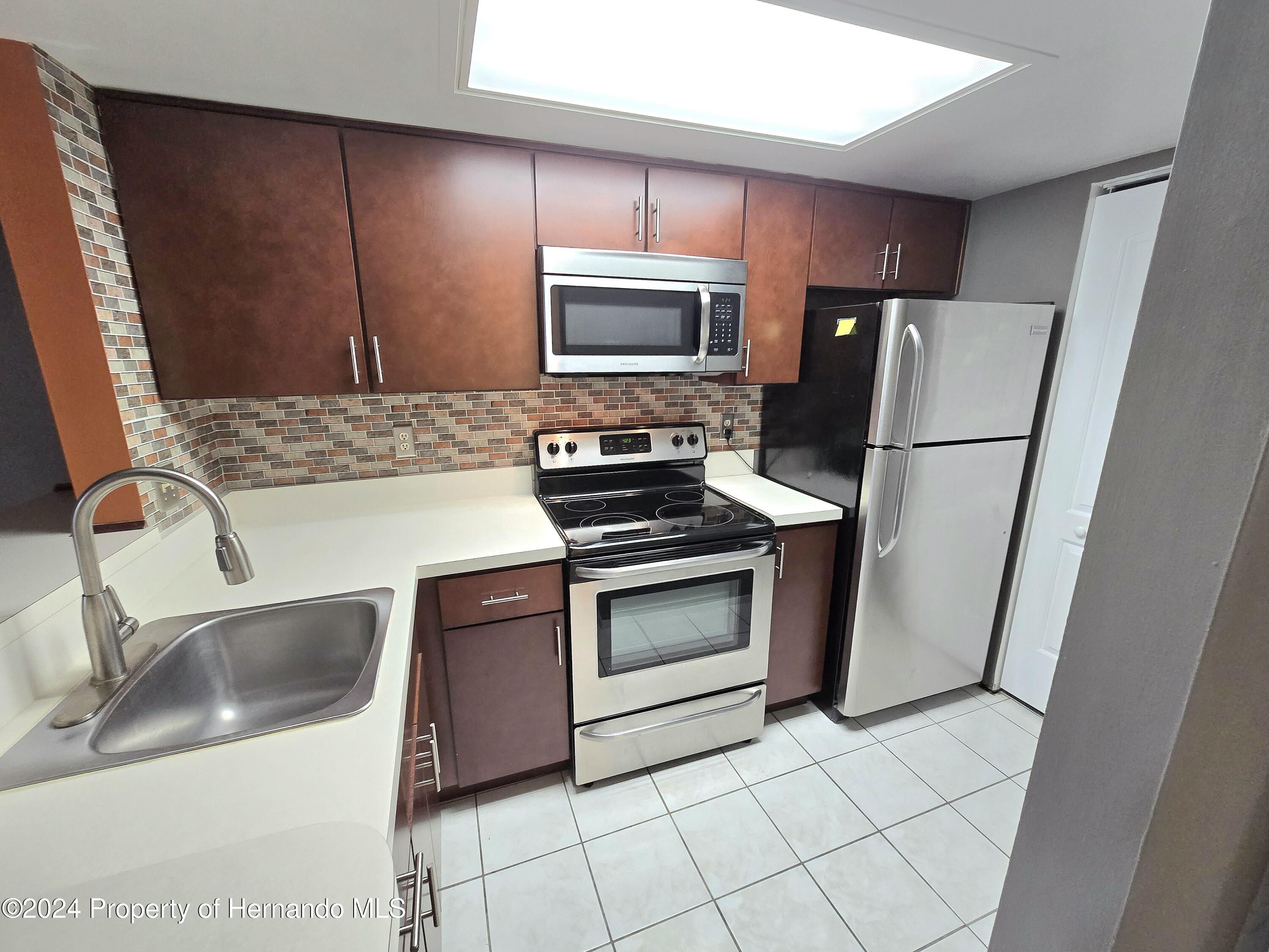 8632 Tahoe Court #7, Tampa, Florida image 17
