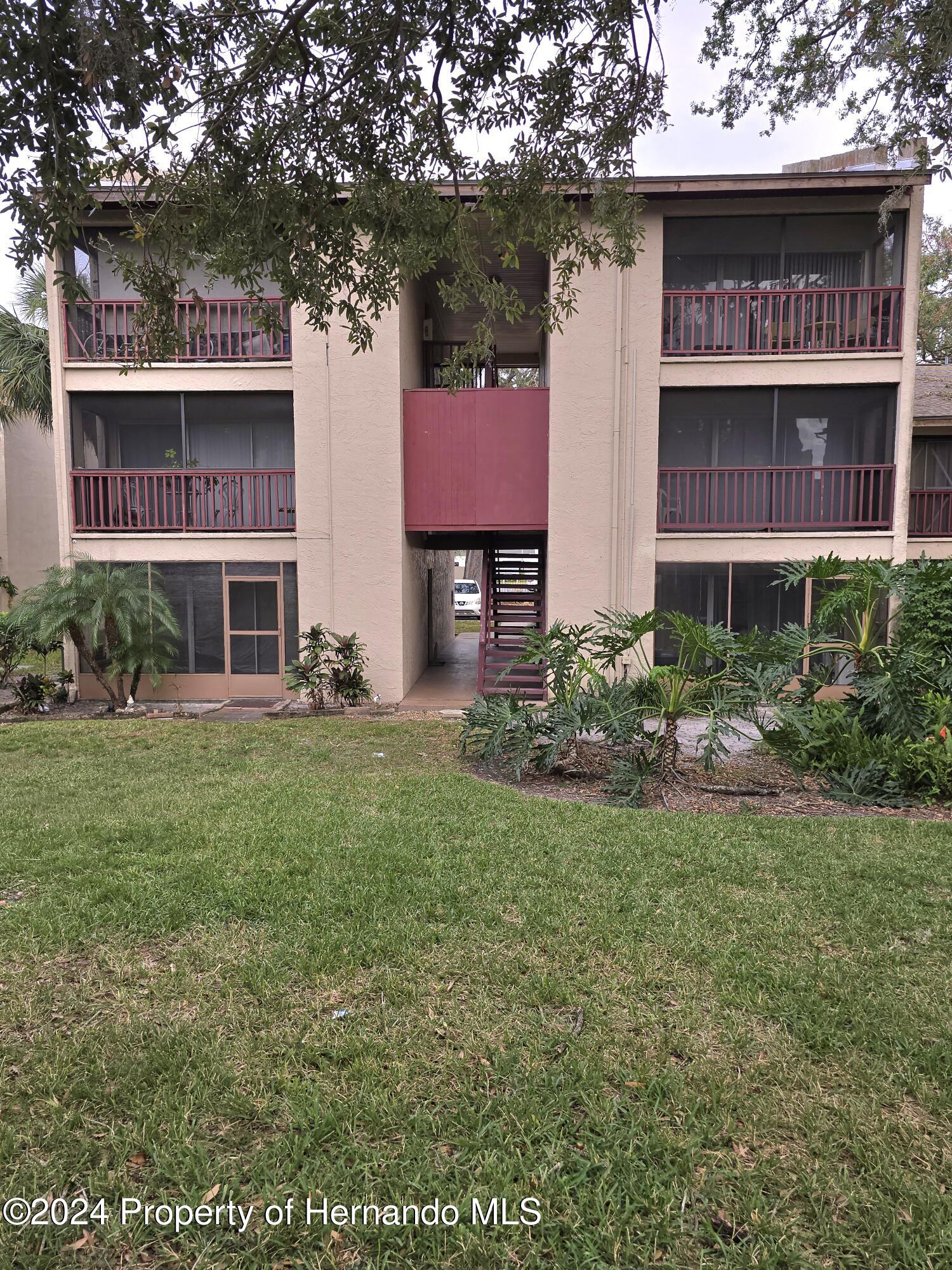 8632 Tahoe Court #7, Tampa, Florida image 2