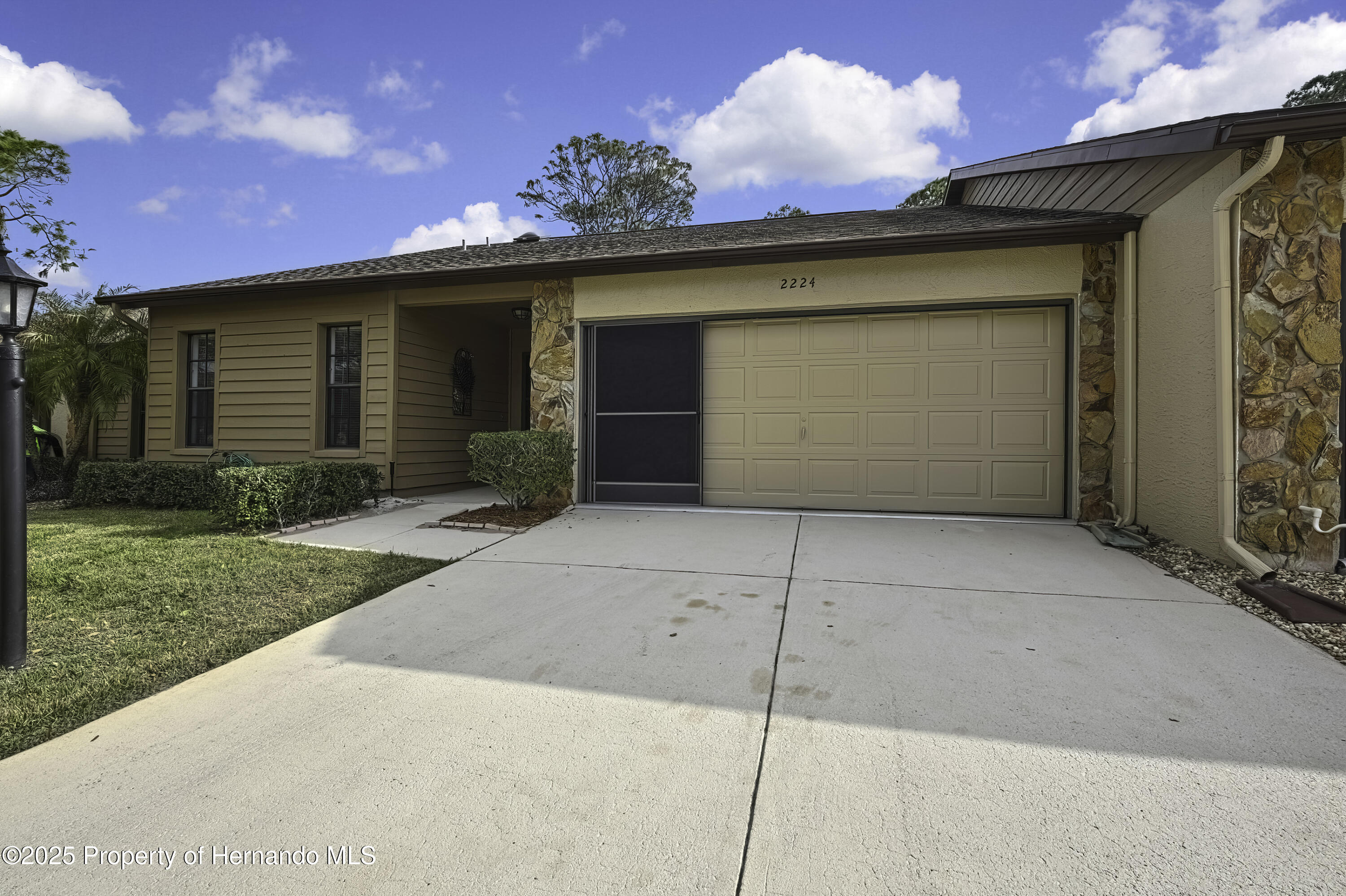 2224 Vista Royal Way, Spring Hill, Florida image 38