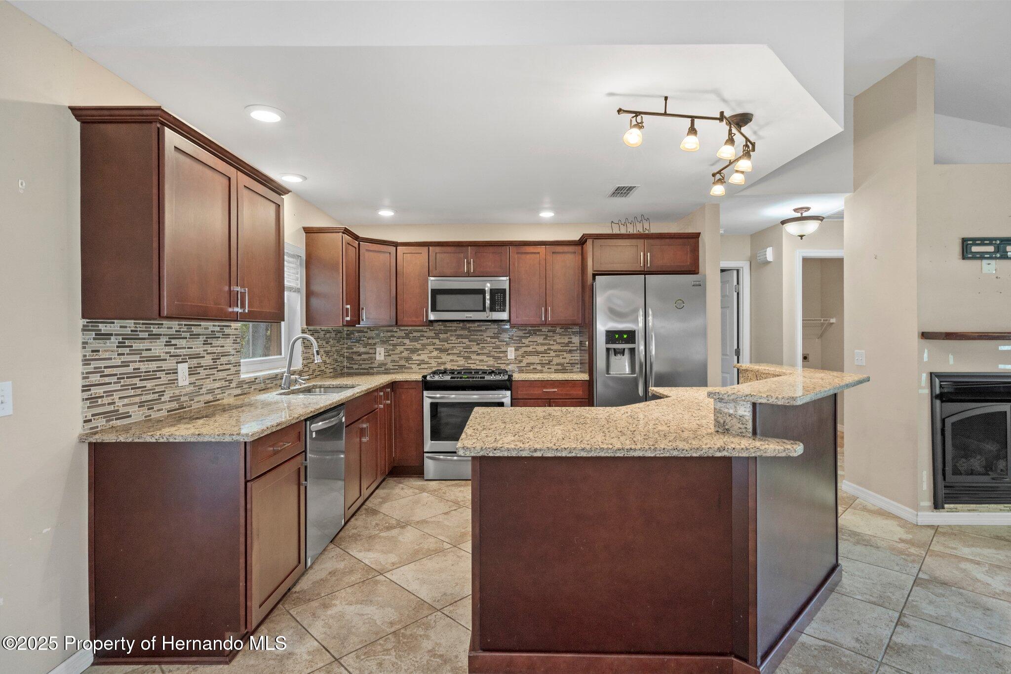 7160 W Porpoise Drive, Homosassa, Florida image 31