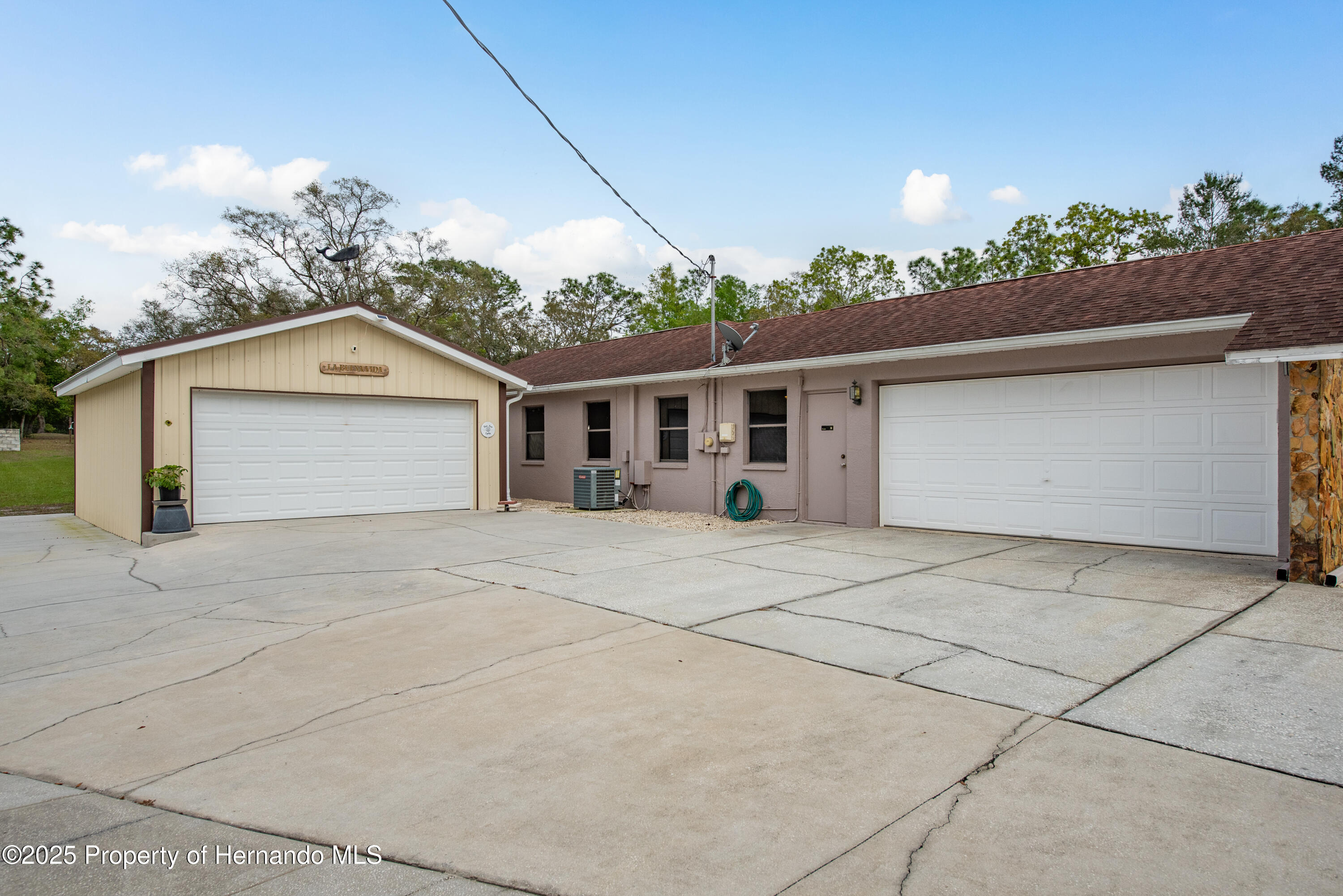 18216 Monteverde Drive, Shady Hills, Florida image 45