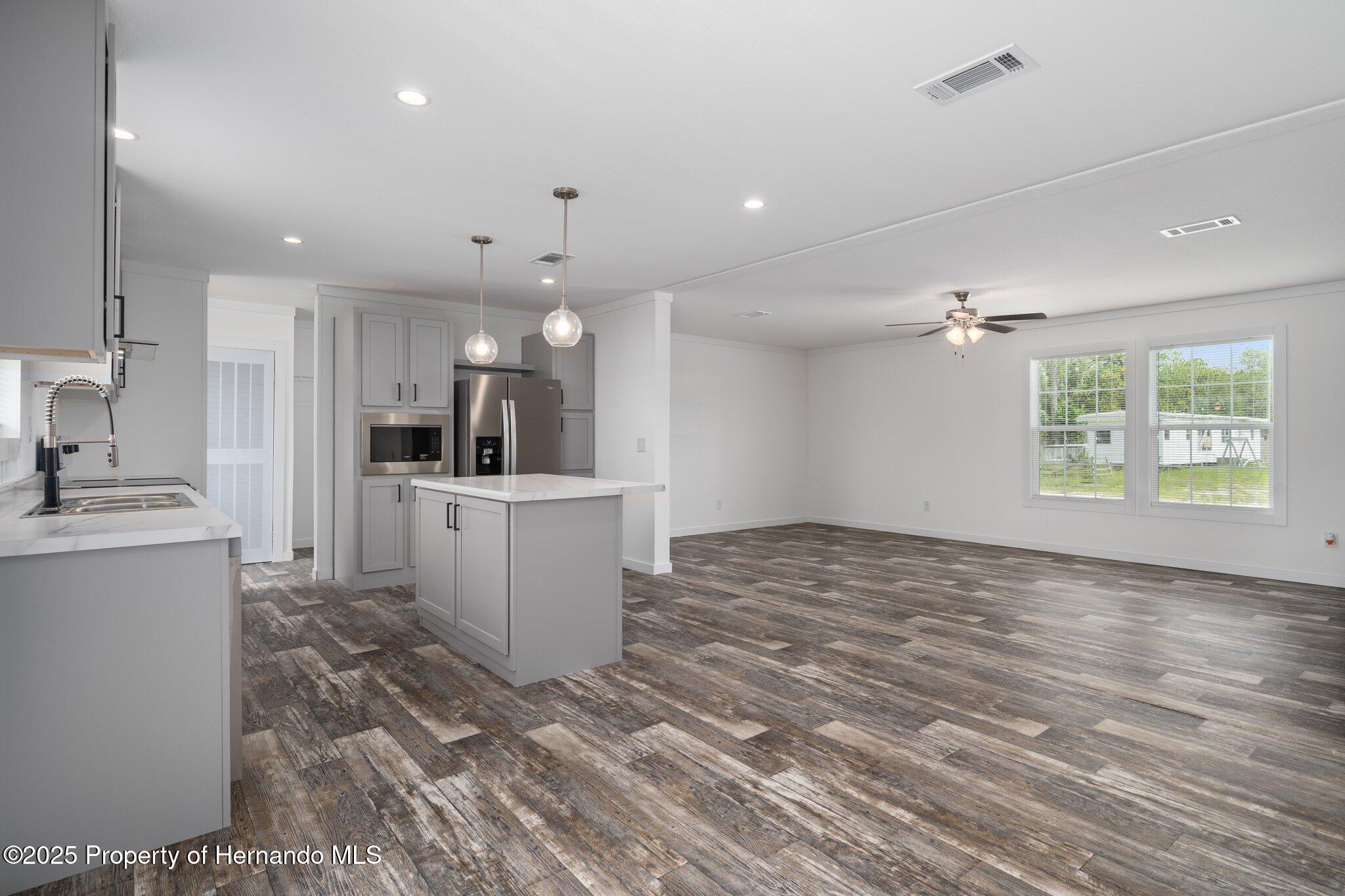 Brooksville, Florida 34604, United States, 3 Bedrooms Bedrooms, ,2 BathroomsBathrooms,Residential,Pending,175595