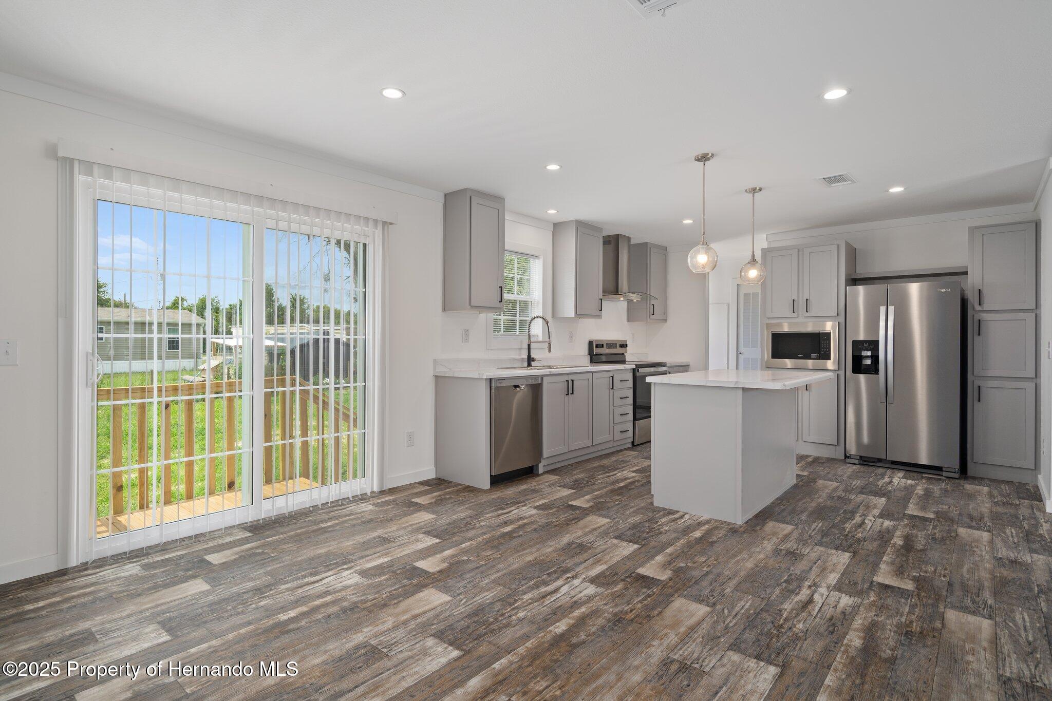 Brooksville, Florida 34604, United States, 3 Bedrooms Bedrooms, ,2 BathroomsBathrooms,Residential,Pending,175595