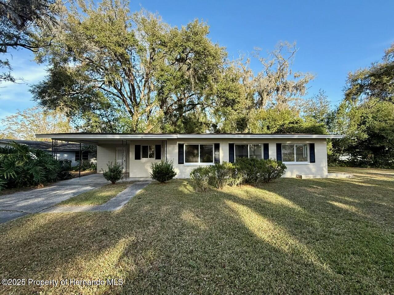 301 Longwood Drive, Brooksville, Florida image 2