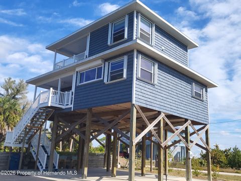 Homes For Sale - 3461 Pandora Drive<br/> Weeki Wachee, FL 34607