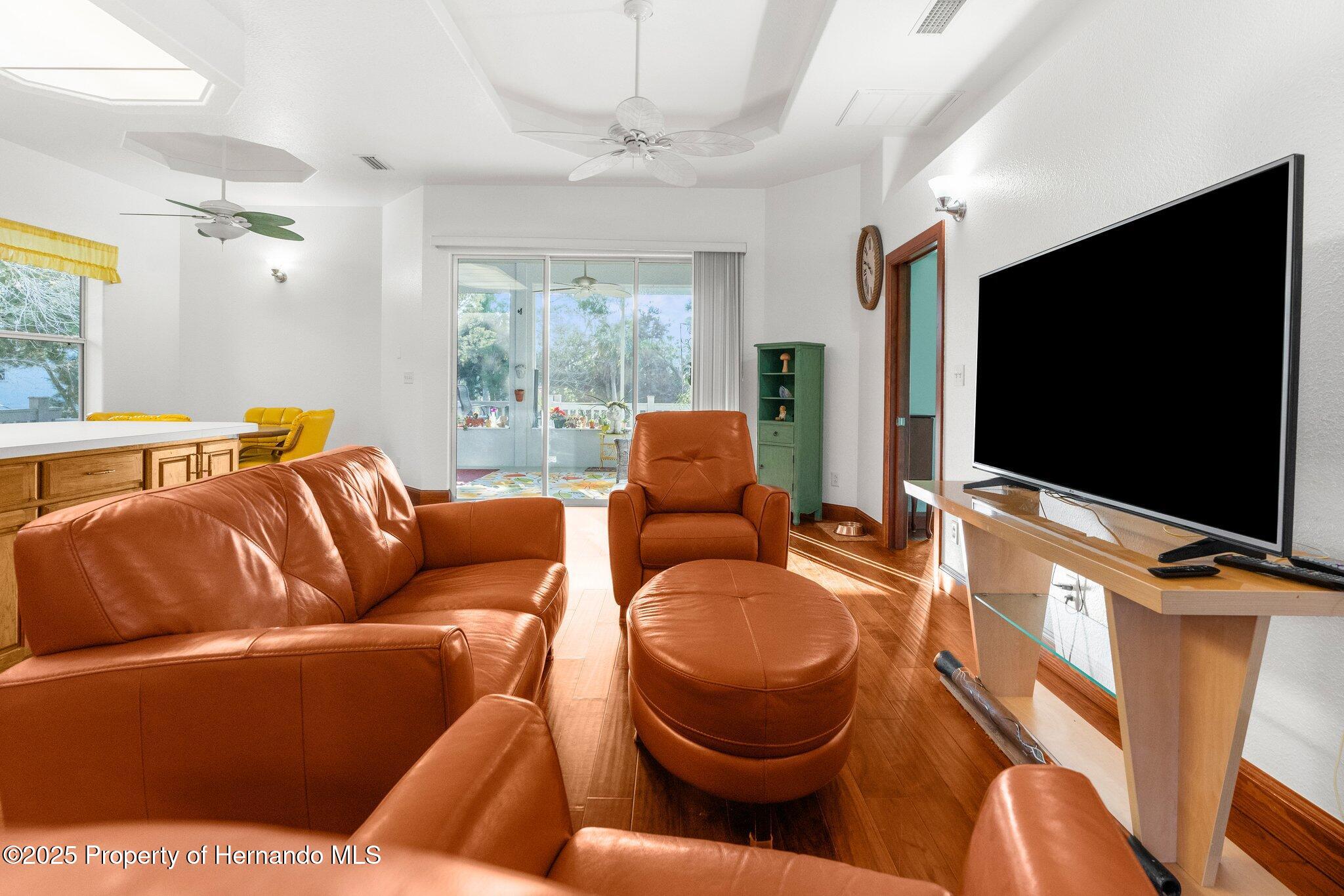 8117 River Point Drive, Weeki Wachee, Florida image 16