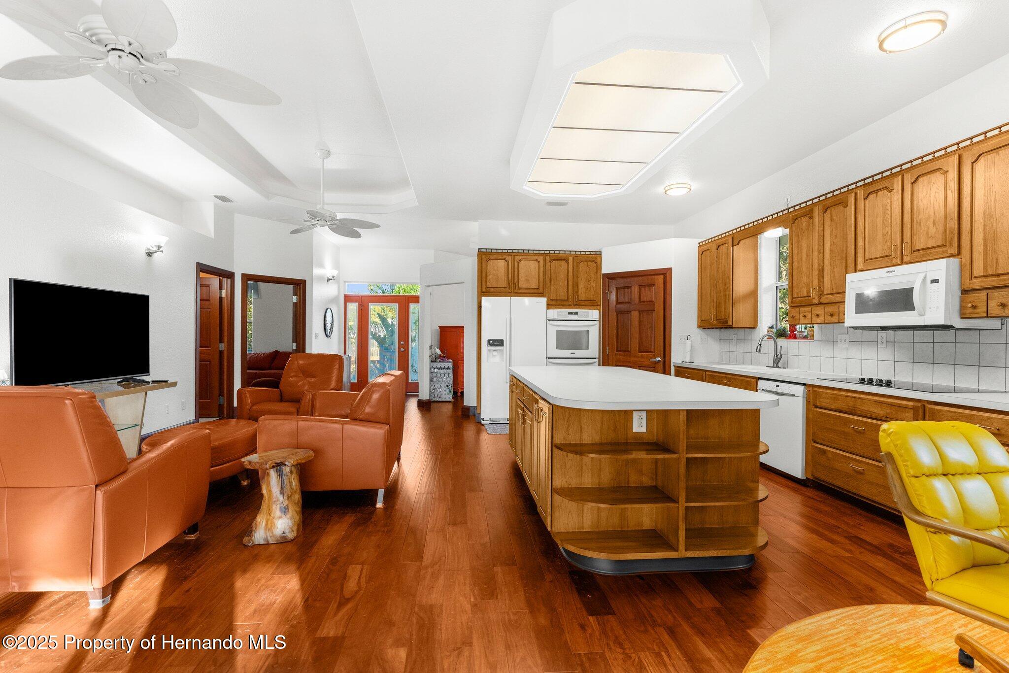 8117 River Point Drive, Weeki Wachee, Florida image 14