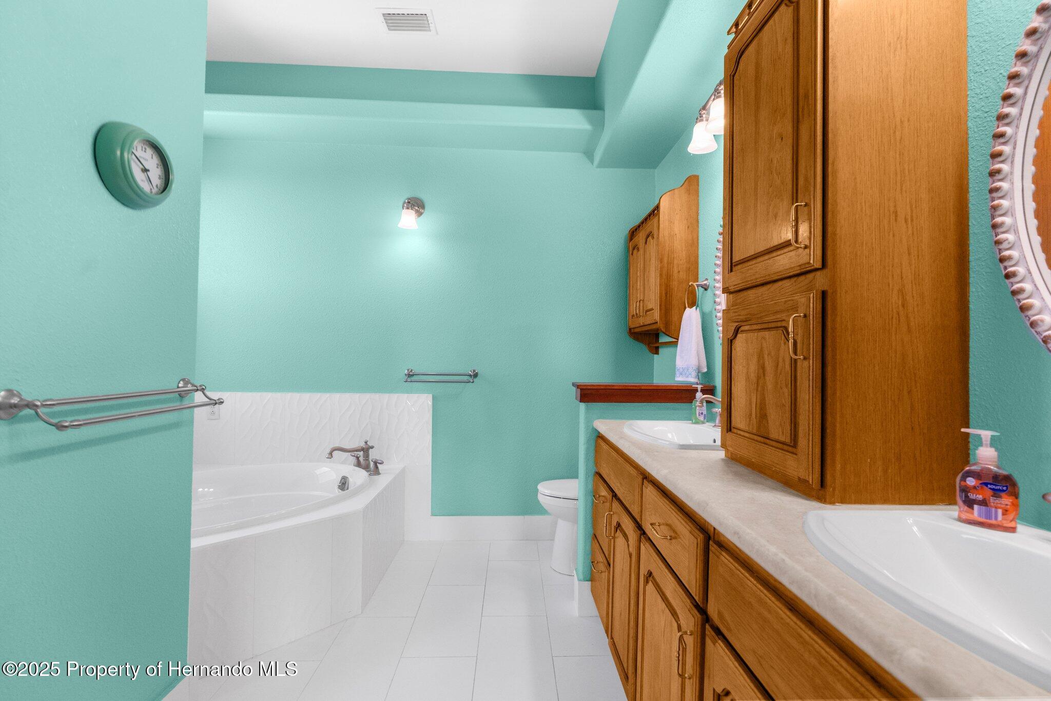 8117 River Point Drive, Weeki Wachee, Florida image 19