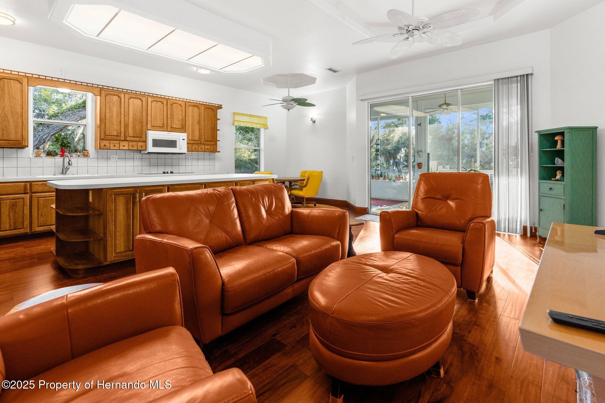 8117 River Point Drive, Weeki Wachee, Florida image 17