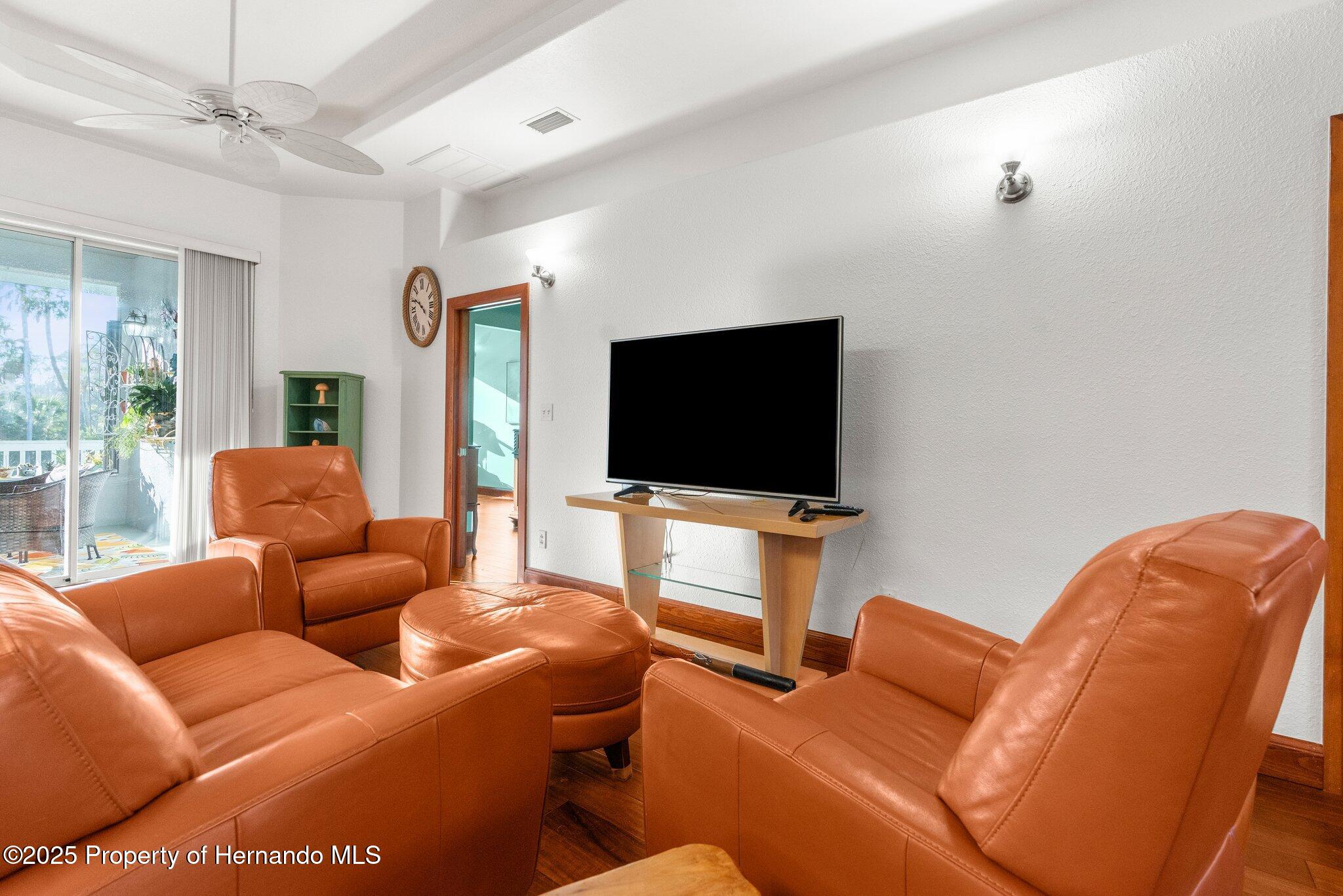 8117 River Point Drive, Weeki Wachee, Florida image 15