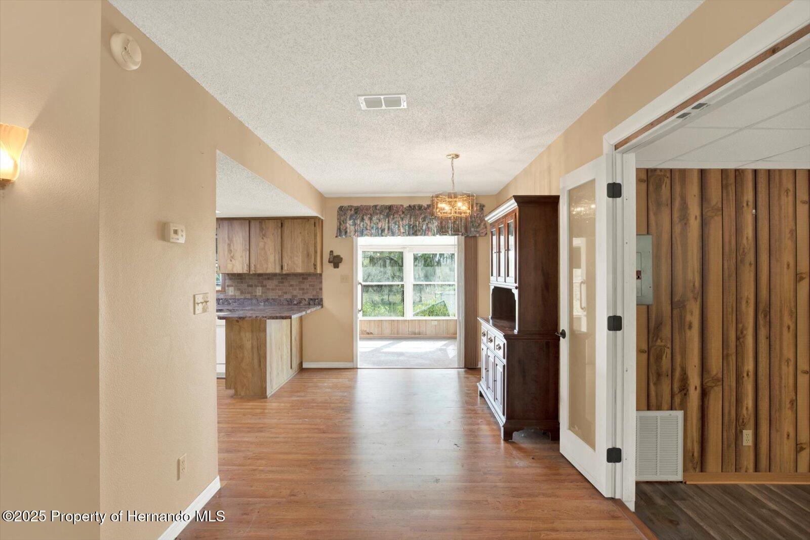 12436 Oregon Road, Weeki Wachee, Florida image 7