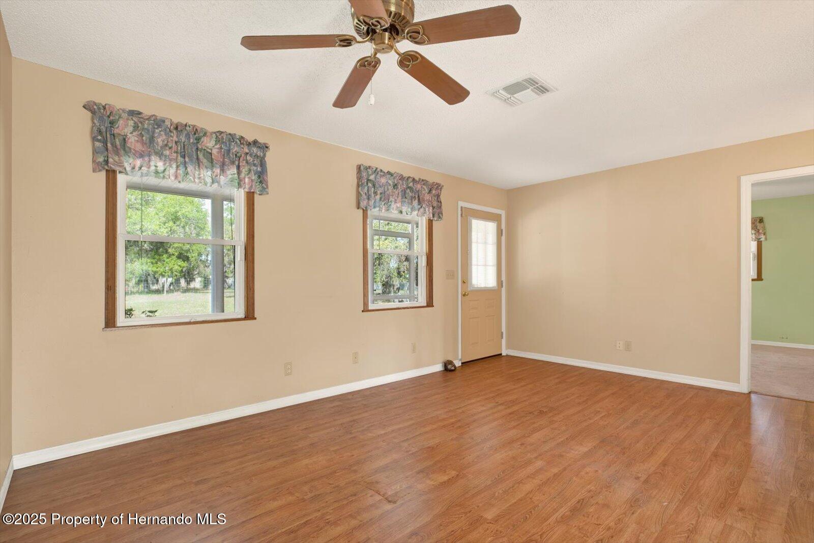 12436 Oregon Road, Weeki Wachee, Florida image 5