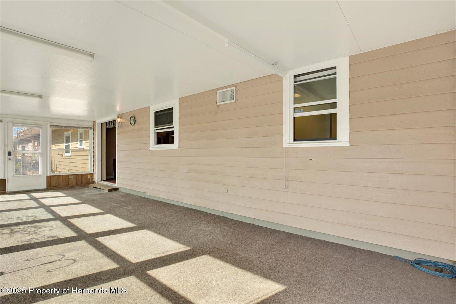 12436 Oregon Road, Weeki Wachee, Florida image 4