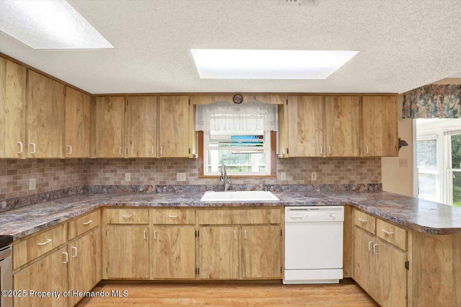 12436 Oregon Road, Weeki Wachee, Florida image 15
