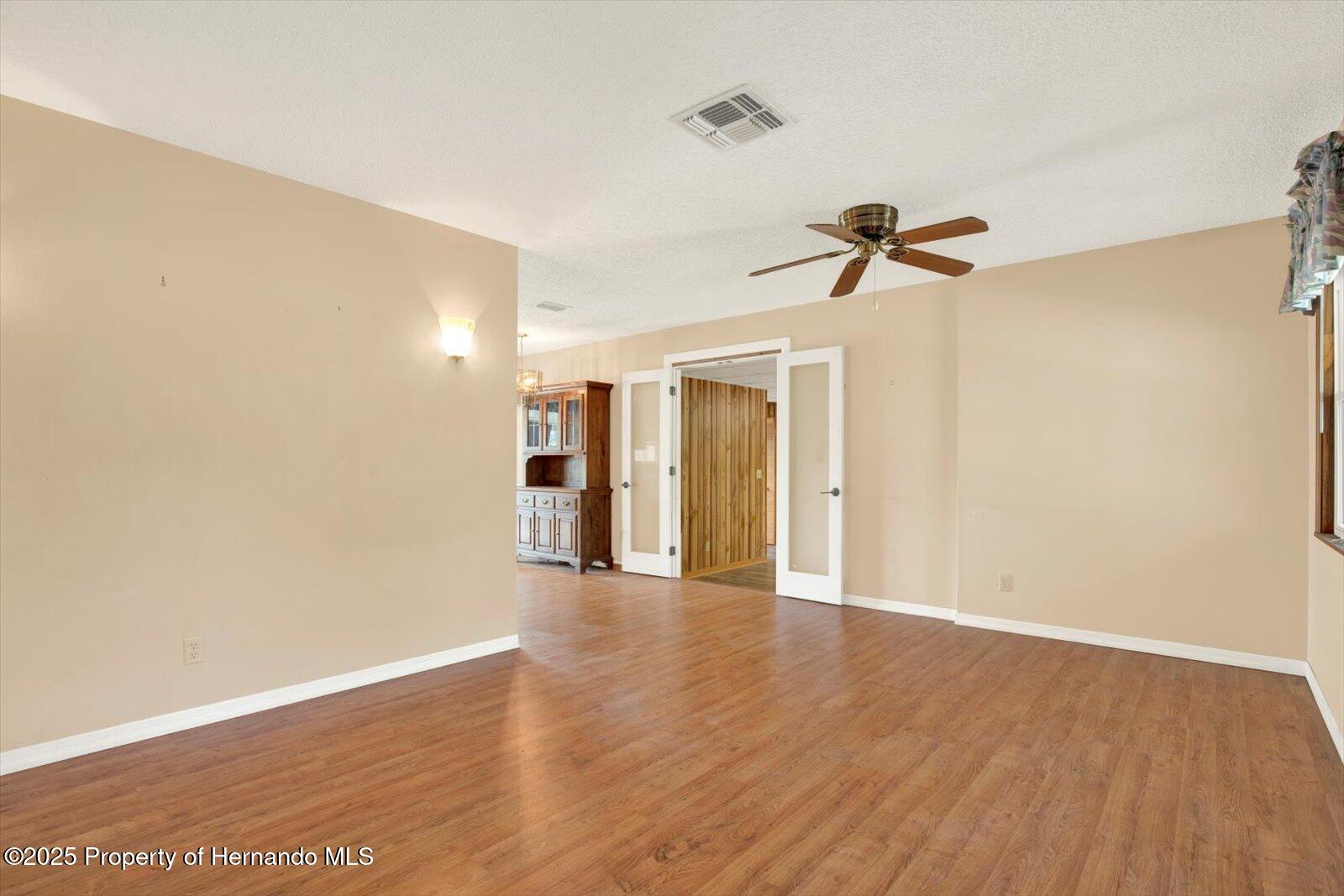 12436 Oregon Road, Weeki Wachee, Florida image 6