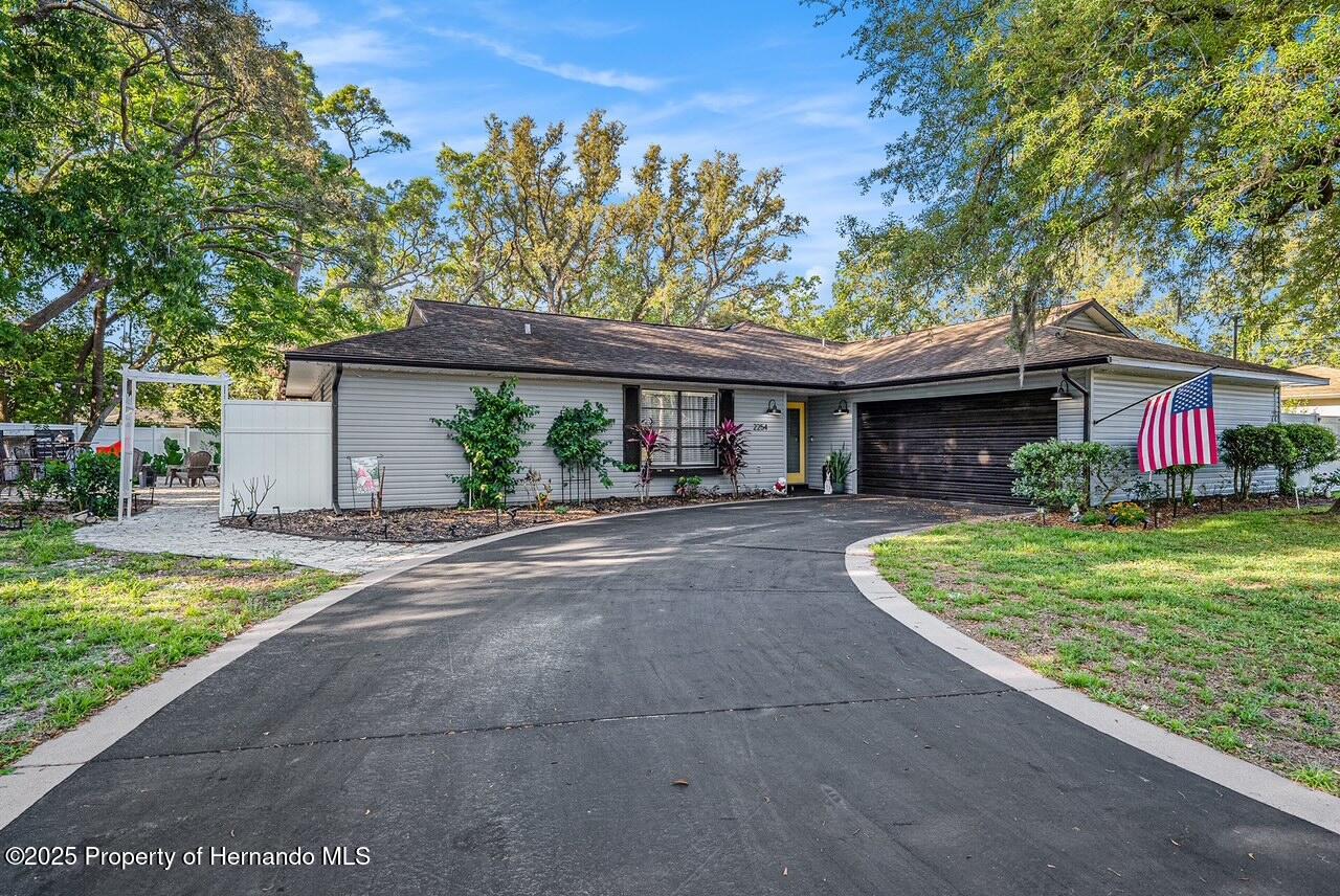 2254 Coachman Road, Spring Hill, Florida image 1