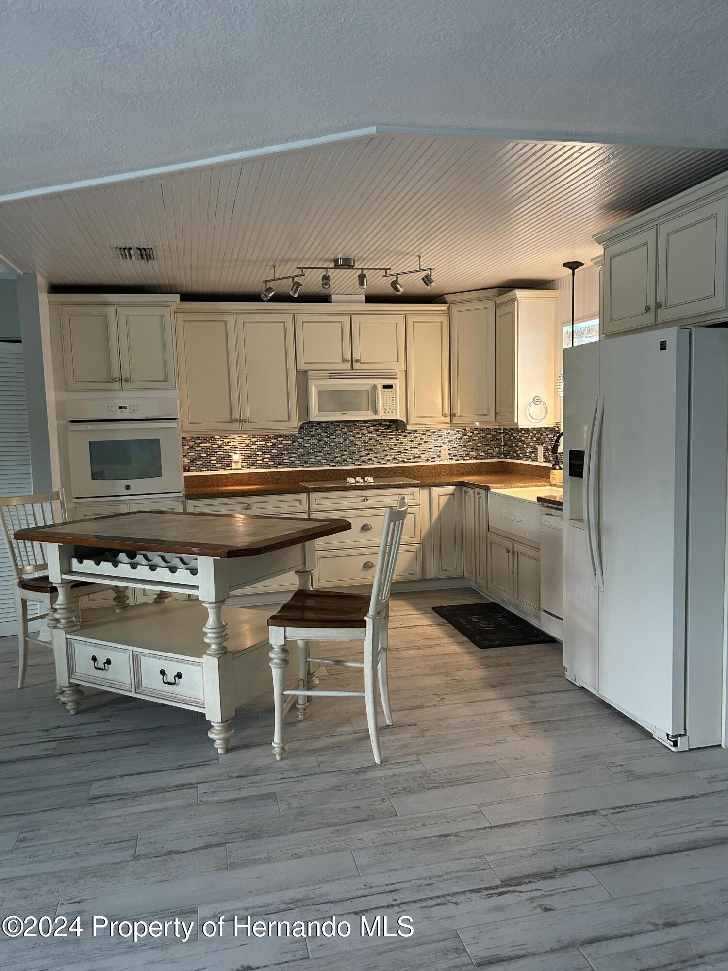 240 Dartmouth Avenue, Spring Hill, Florida image 7