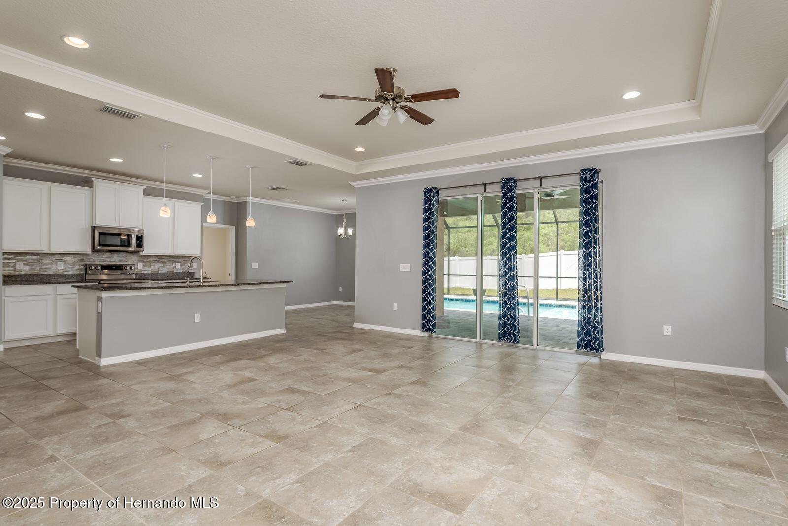 13637 Blythewood Drive, Spring Hill, Florida image 8