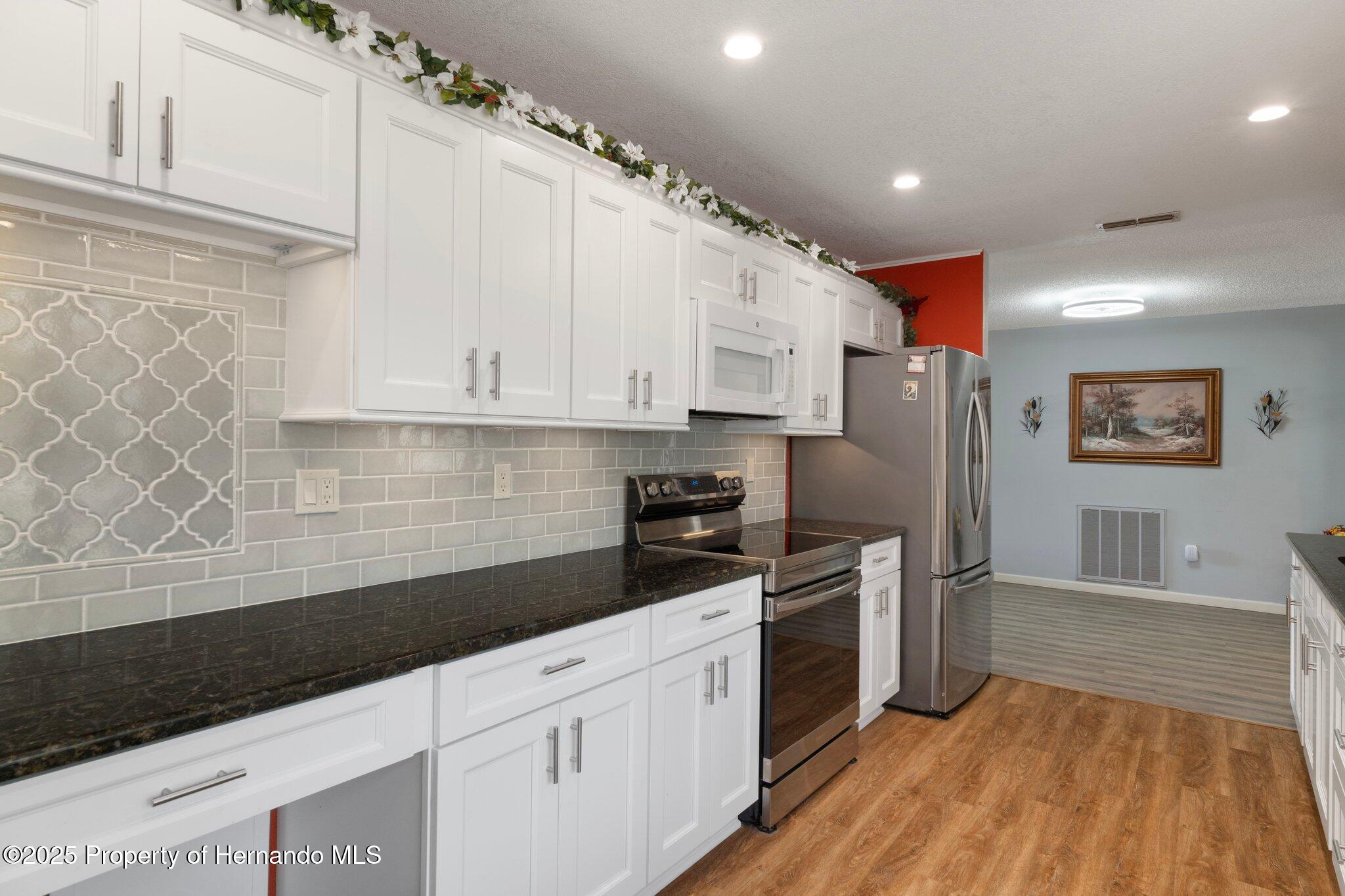 8493 Belmont Road, Spring Hill, Florida image 23