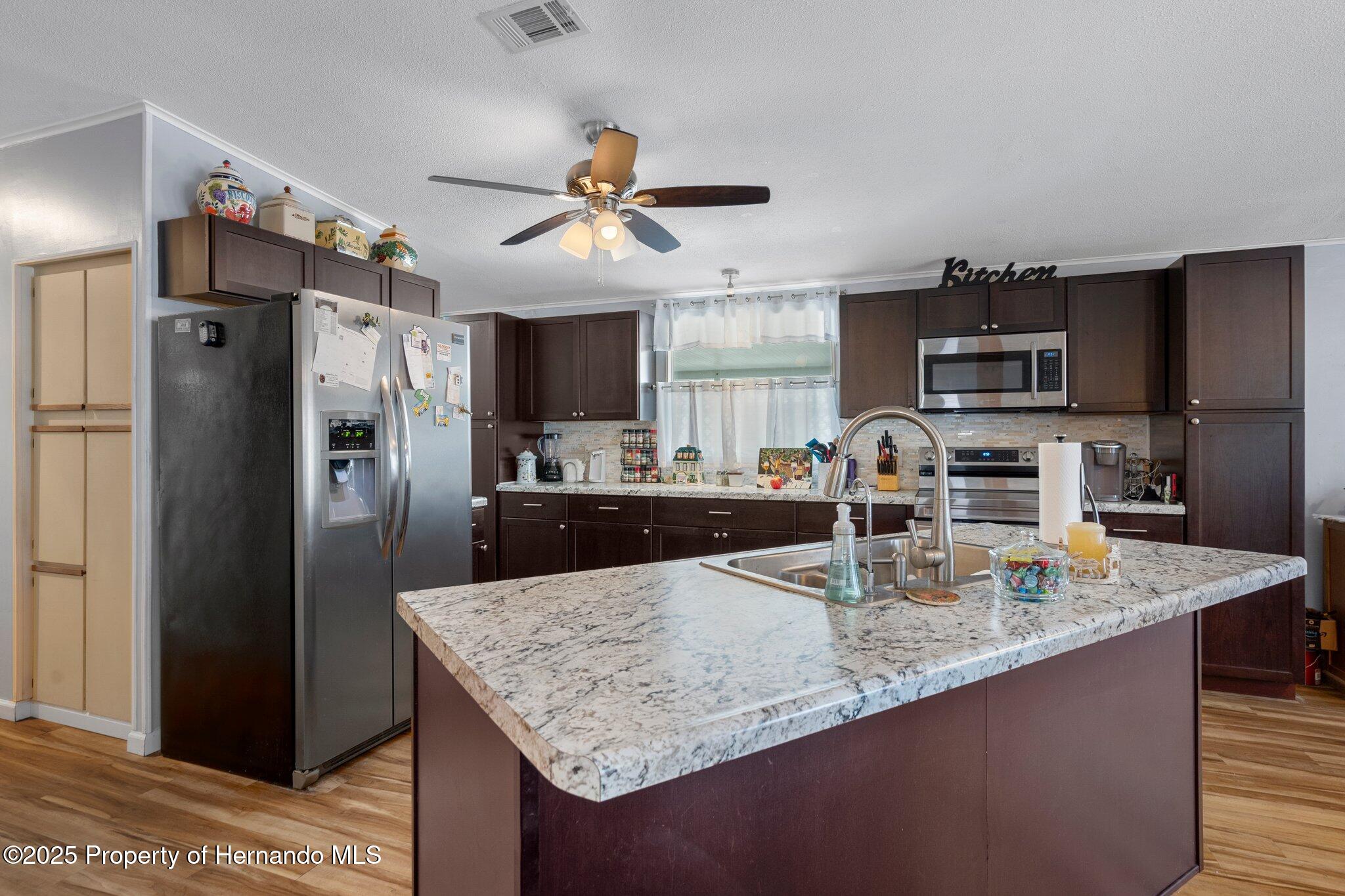 16203 Brookridge Boulevard, Brooksville, Florida image 17