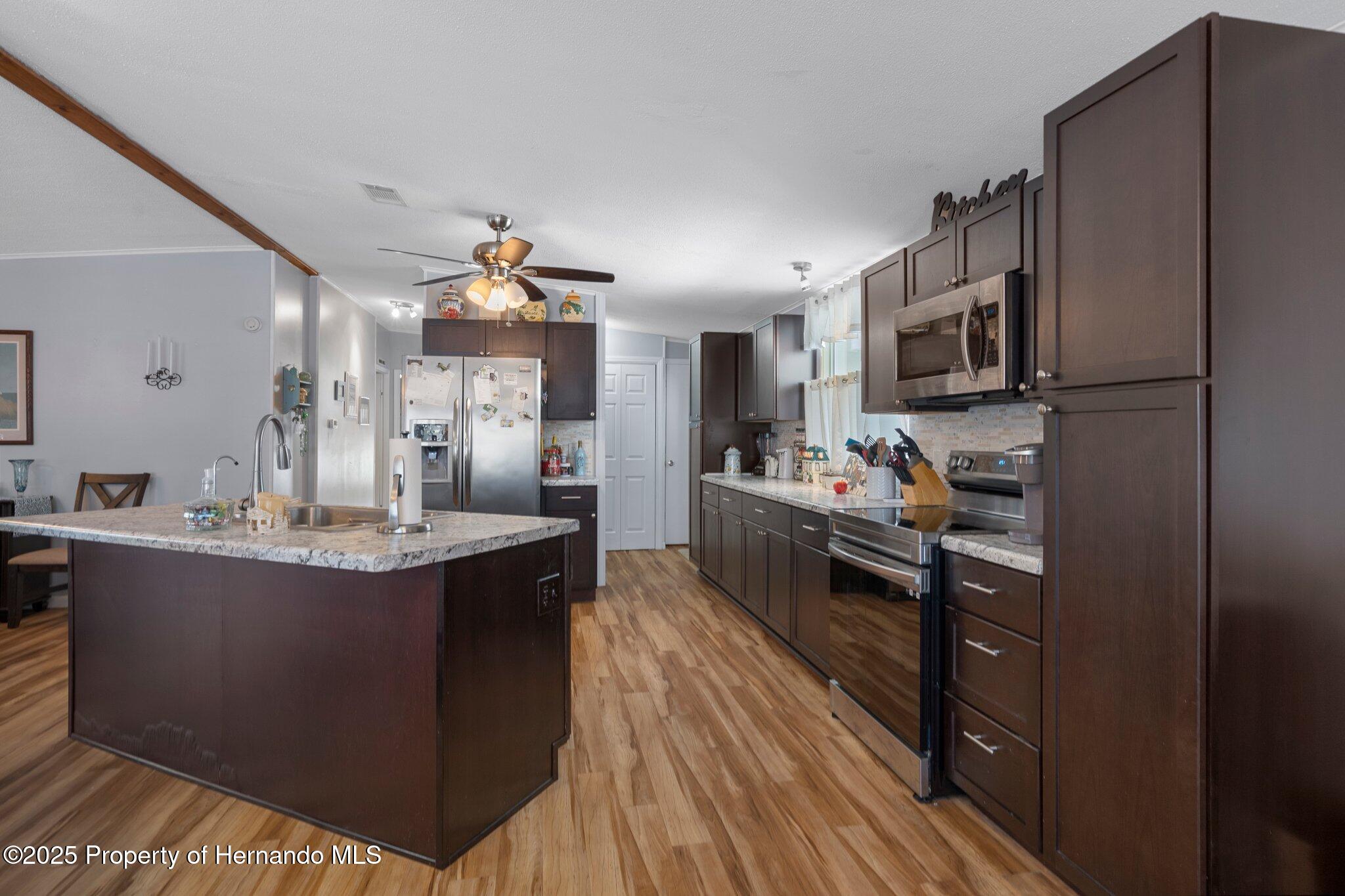 16203 Brookridge Boulevard, Brooksville, Florida image 19