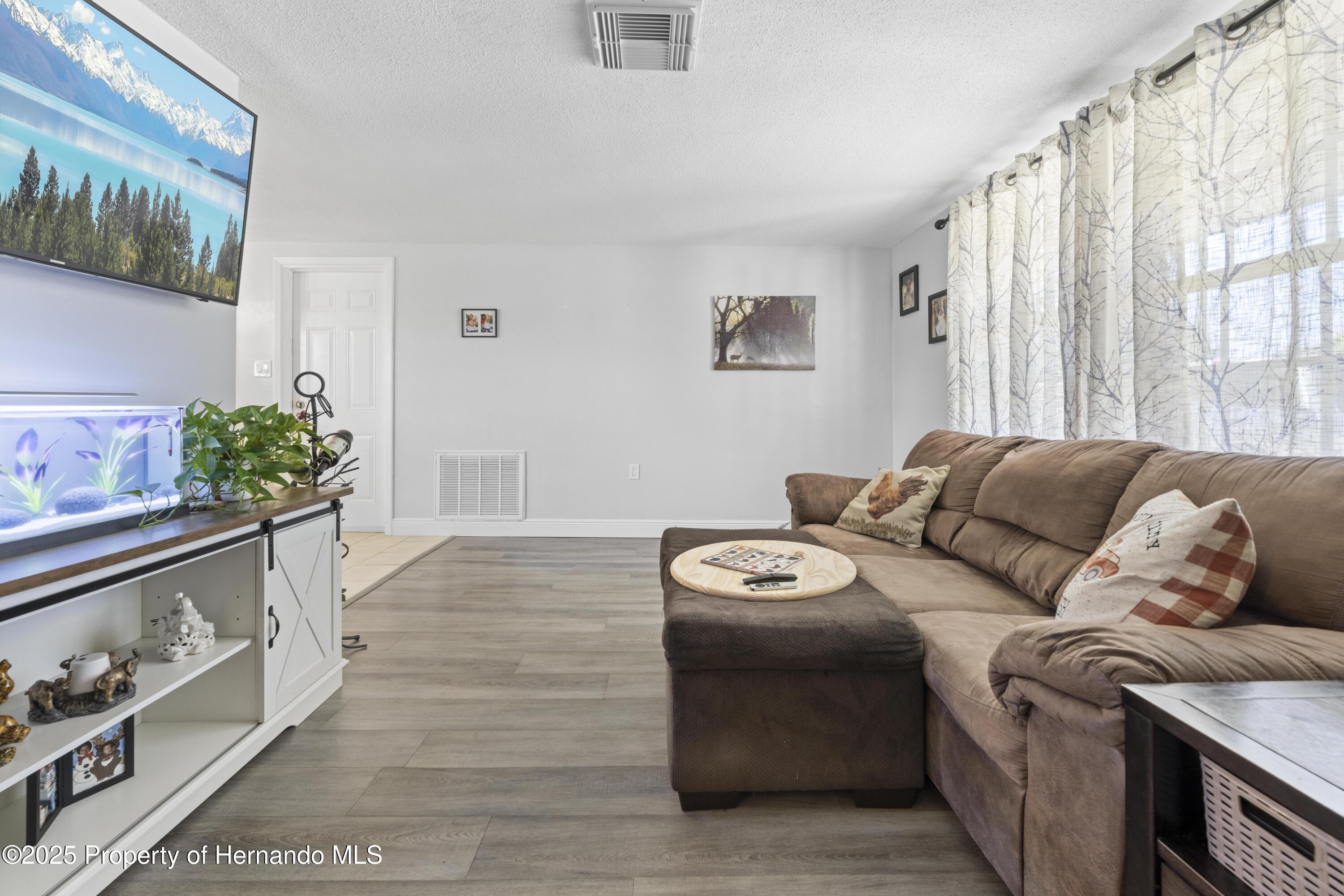 9126 Greenbriar Lane, Port Richey, Florida image 8