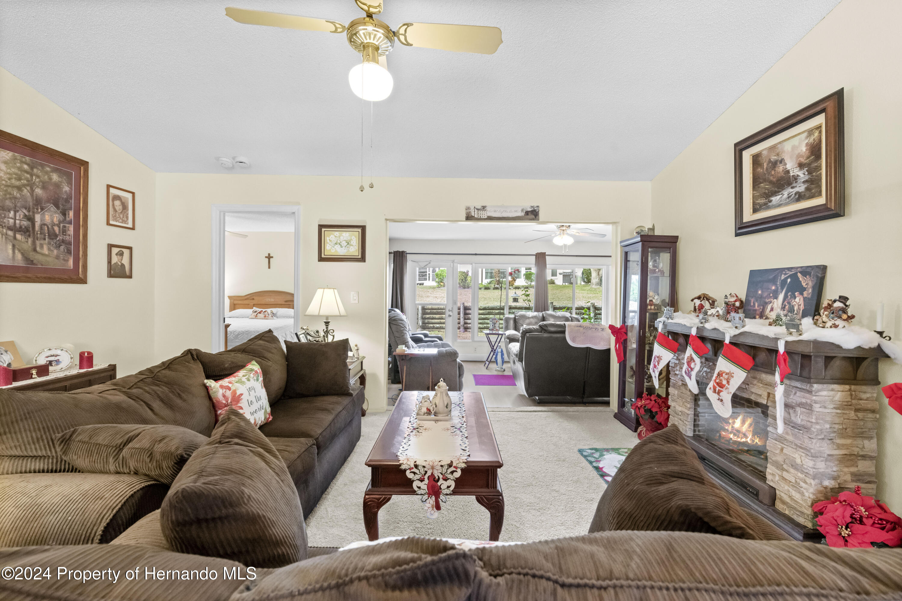 7497 Heather Walk Drive, Weeki Wachee, Florida image 32