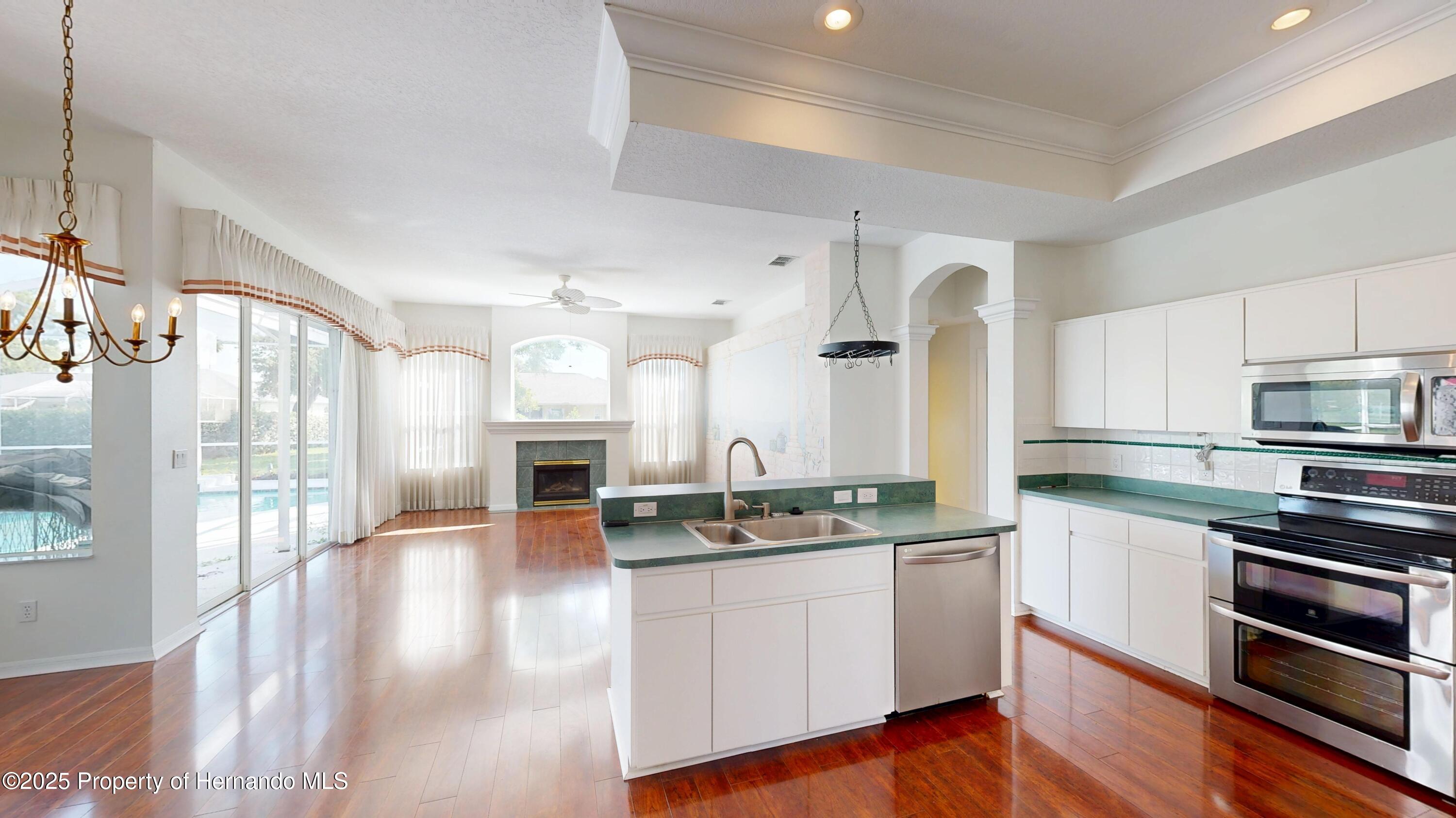 4048 St Ives Boulevard, Spring Hill, Florida image 5