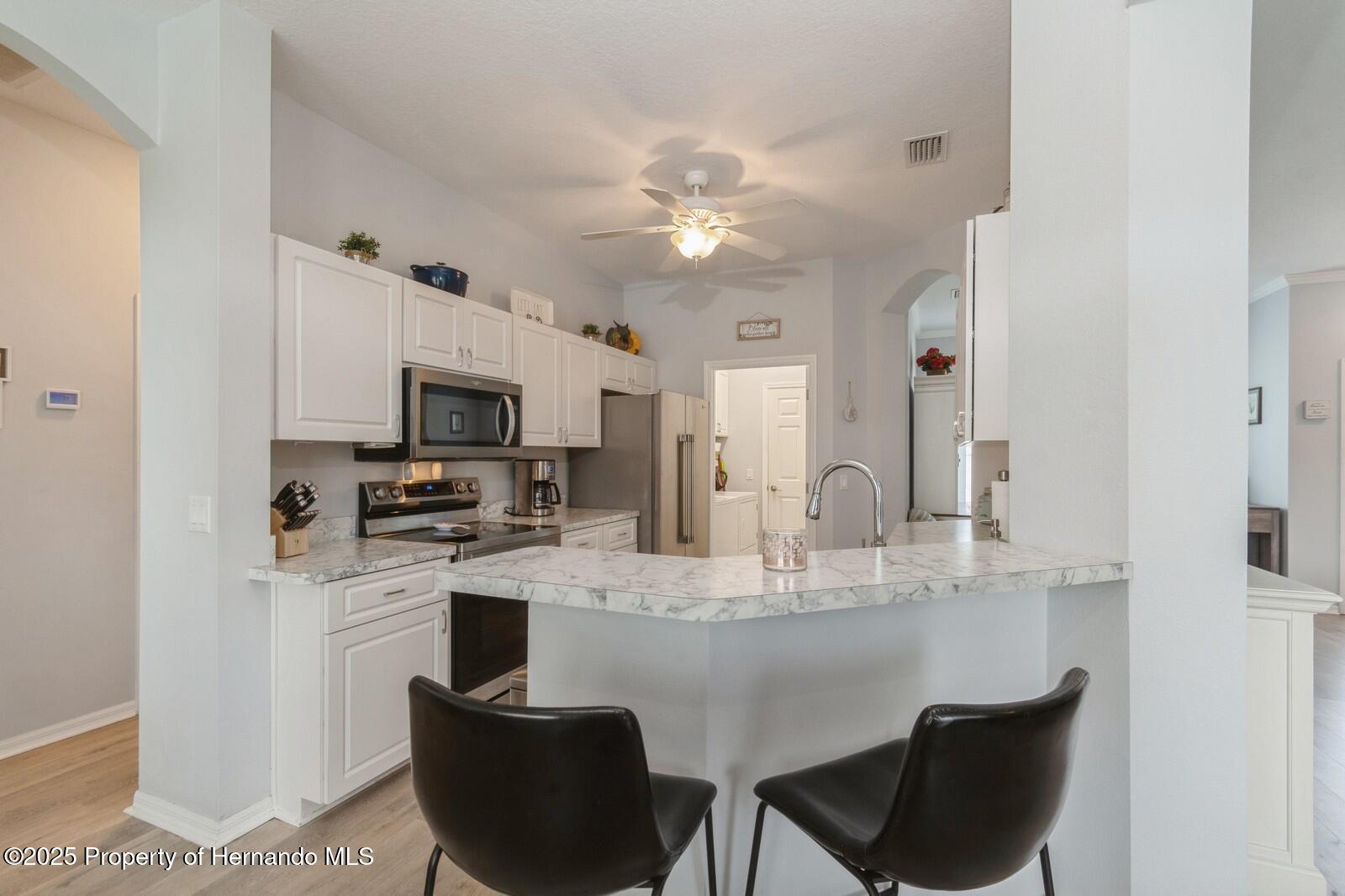 224 W Rexford Drive, Beverly Hills, Florida image 9