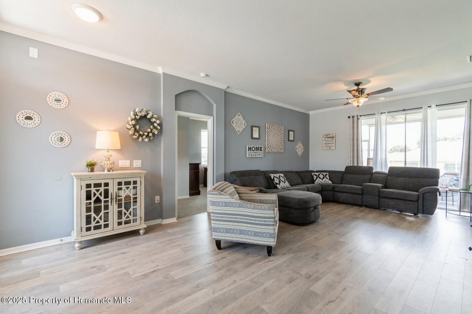 224 W Rexford Drive, Beverly Hills, Florida image 18