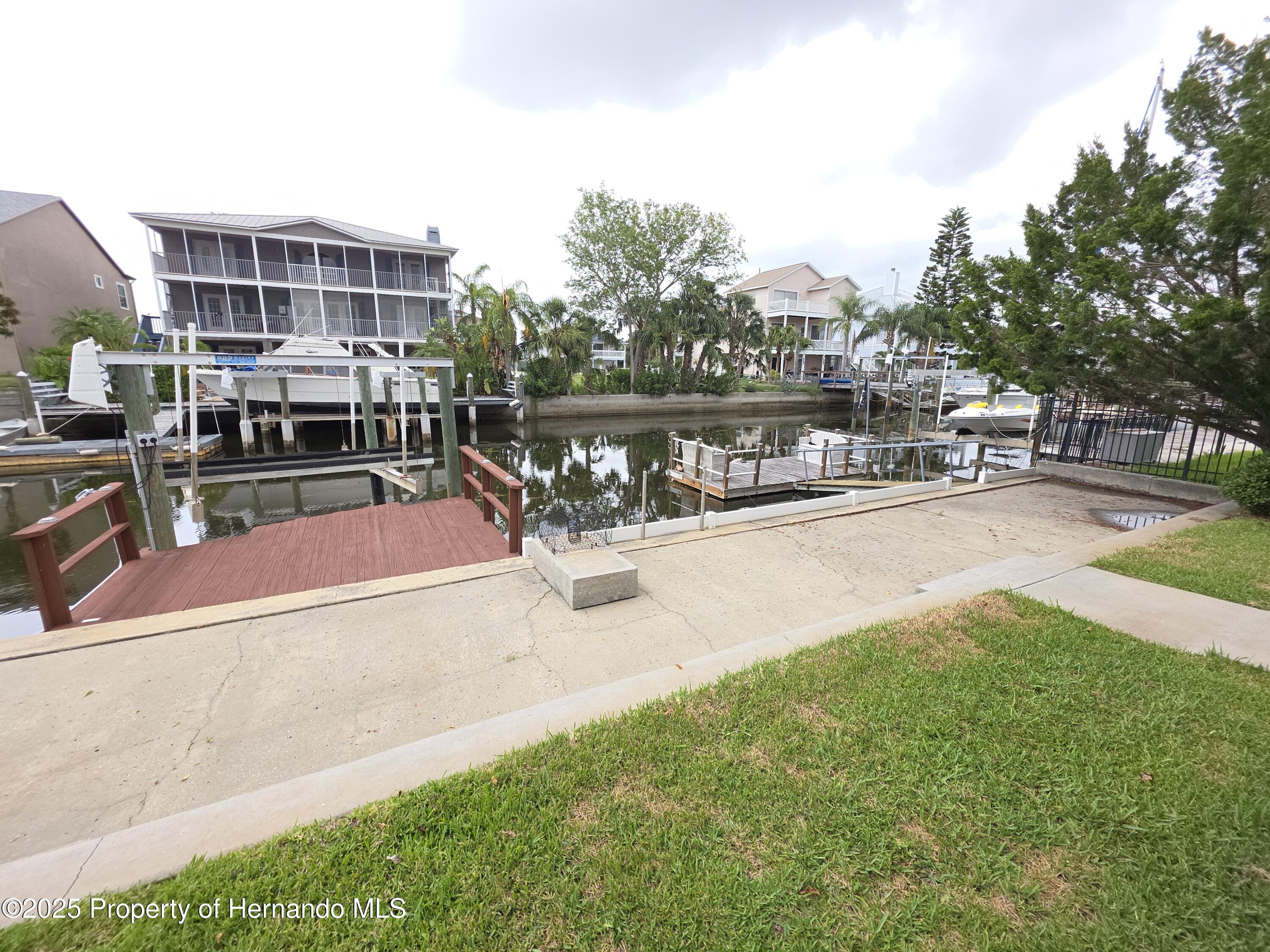 7313 Hatteras Drive, Hudson, Florida image 25