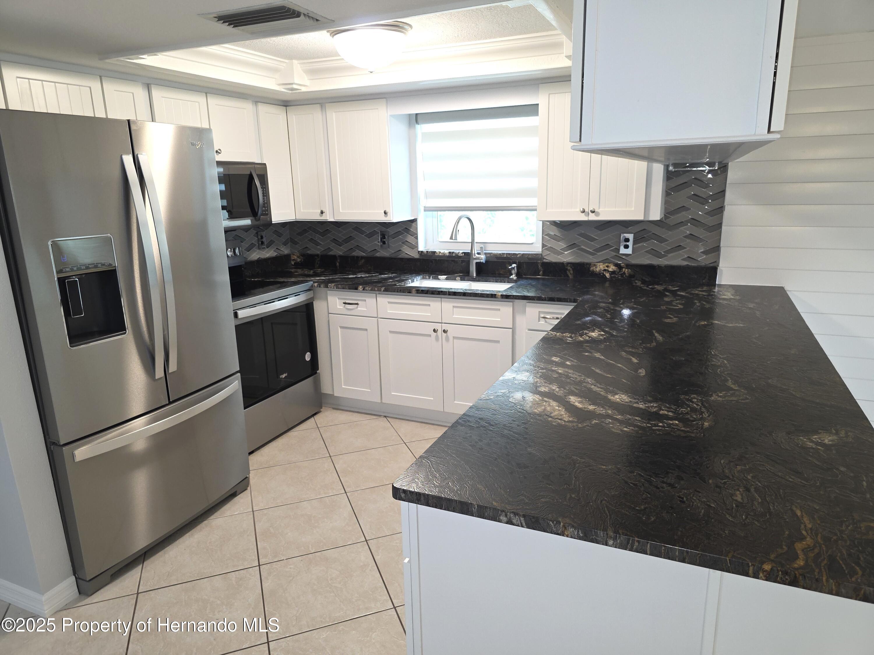 7313 Hatteras Drive, Hudson, Florida image 3
