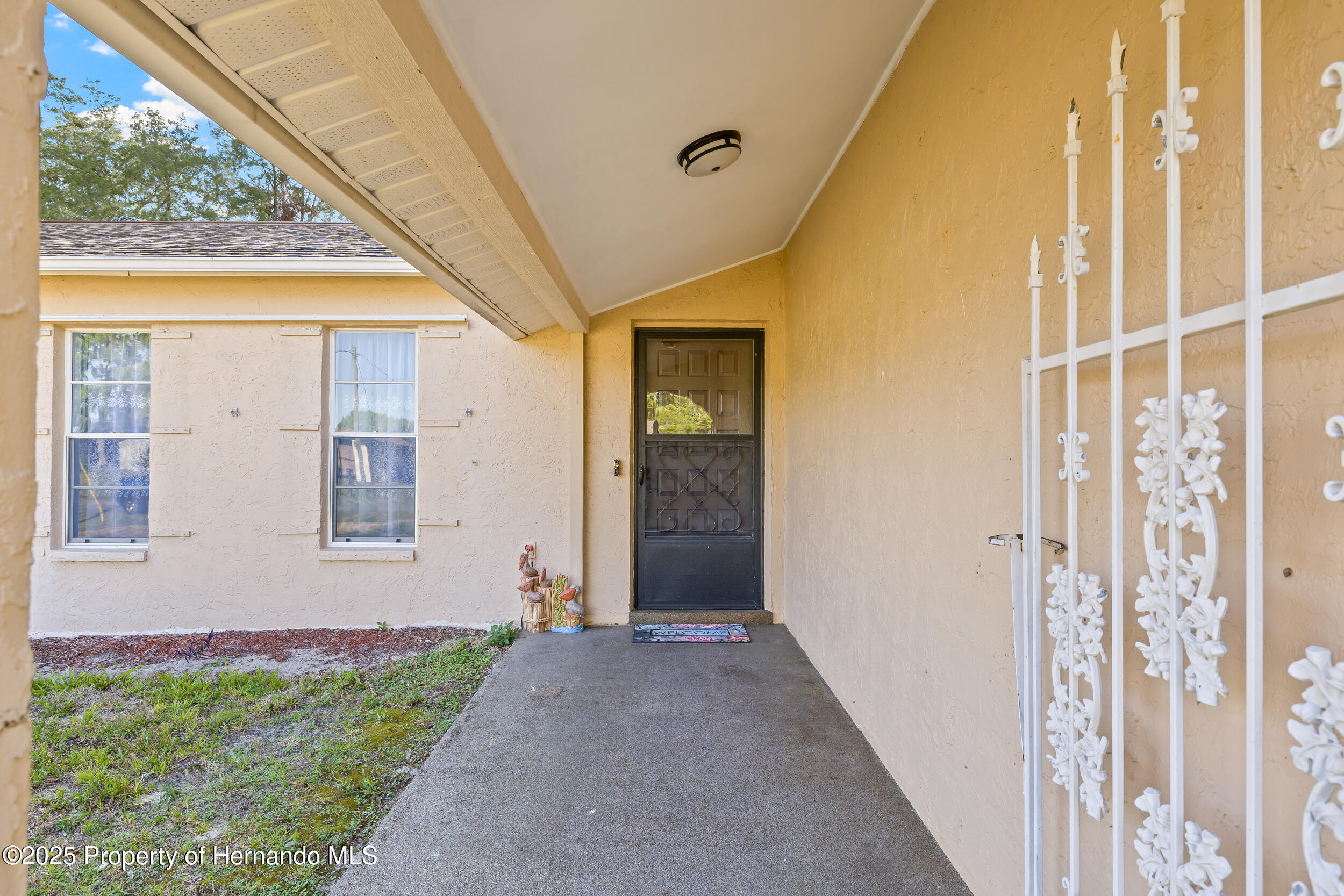 11214 Captain Drive, Spring Hill, Florida image 9