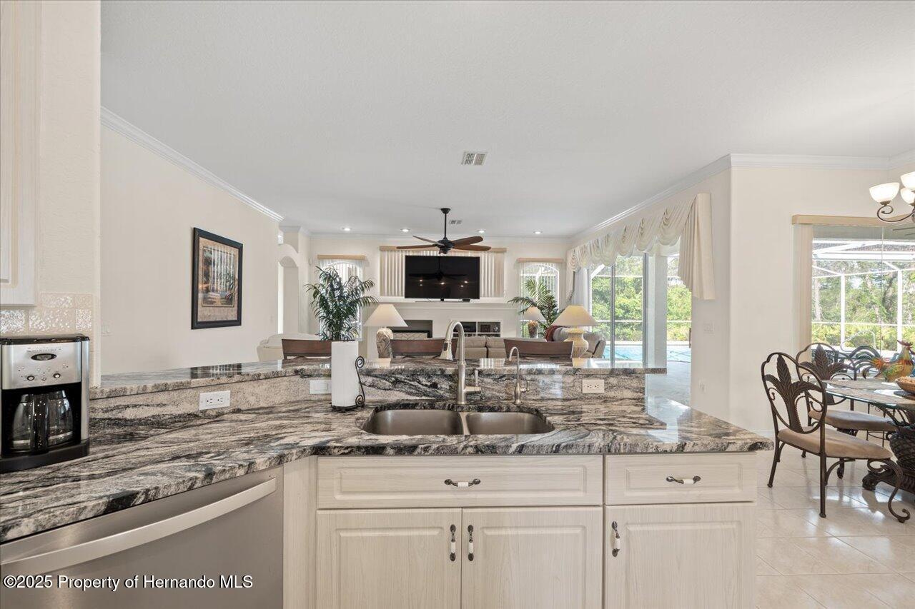 11137 Woodland Waters Boulevard, Spring Hill, Florida image 45