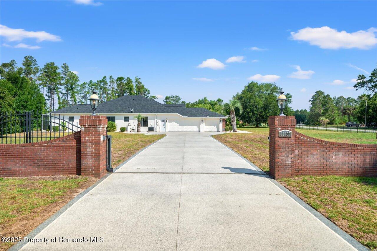 11137 Woodland Waters Boulevard, Spring Hill, Florida image 5