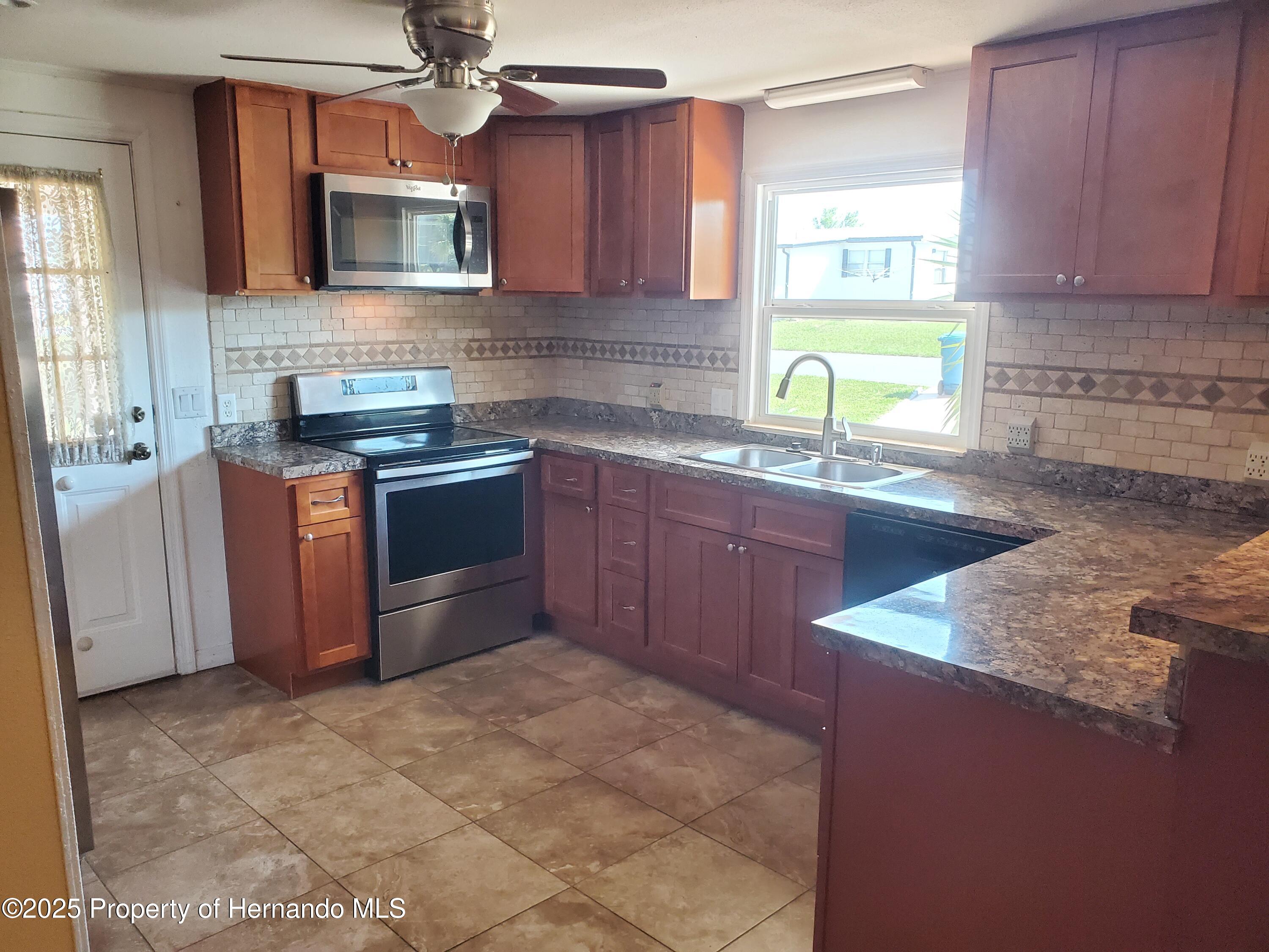 12561 Harker Street, Brooksville, Florida image 10