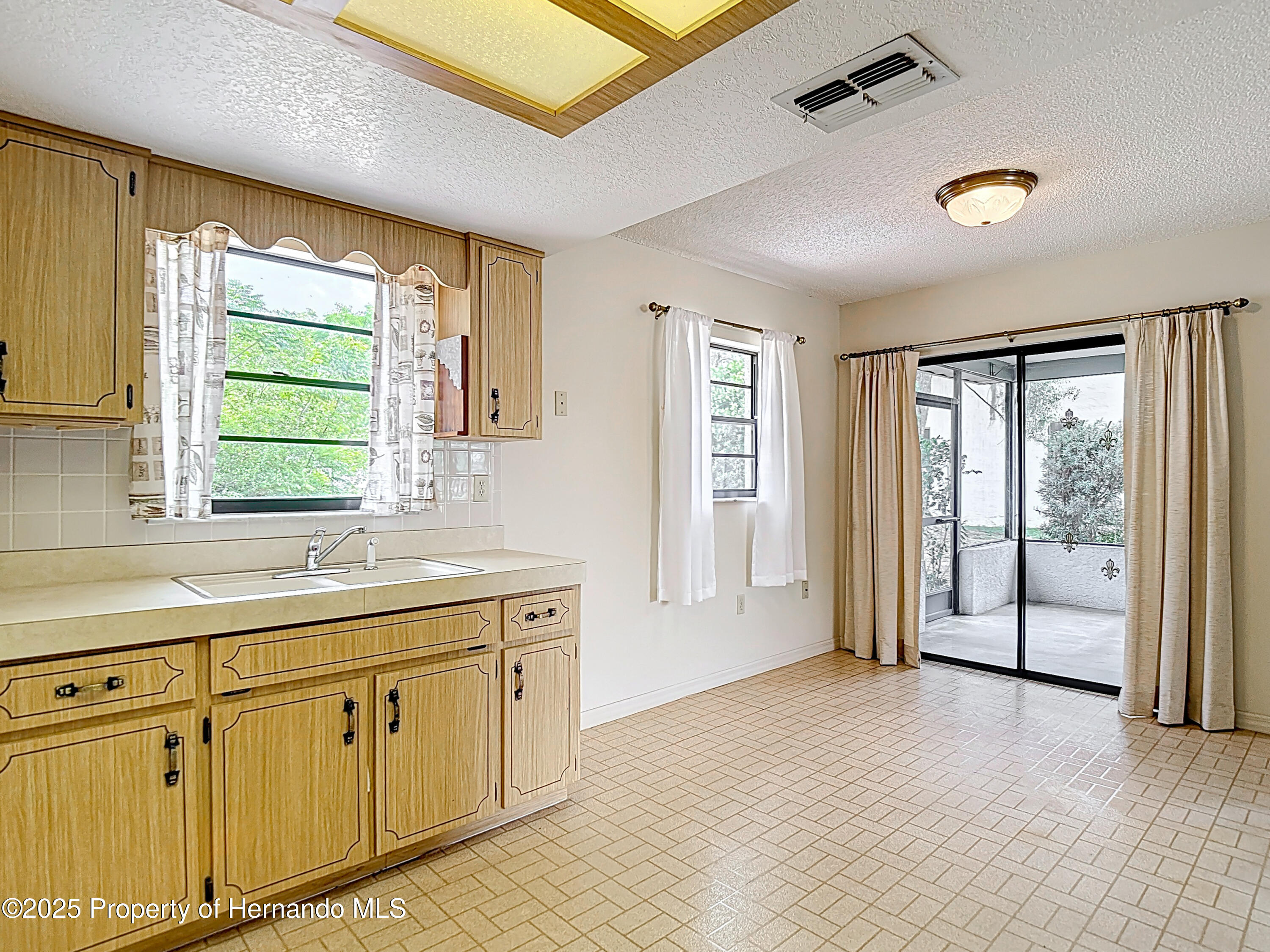 10139 Carrin Road, Spring Hill, Florida image 23