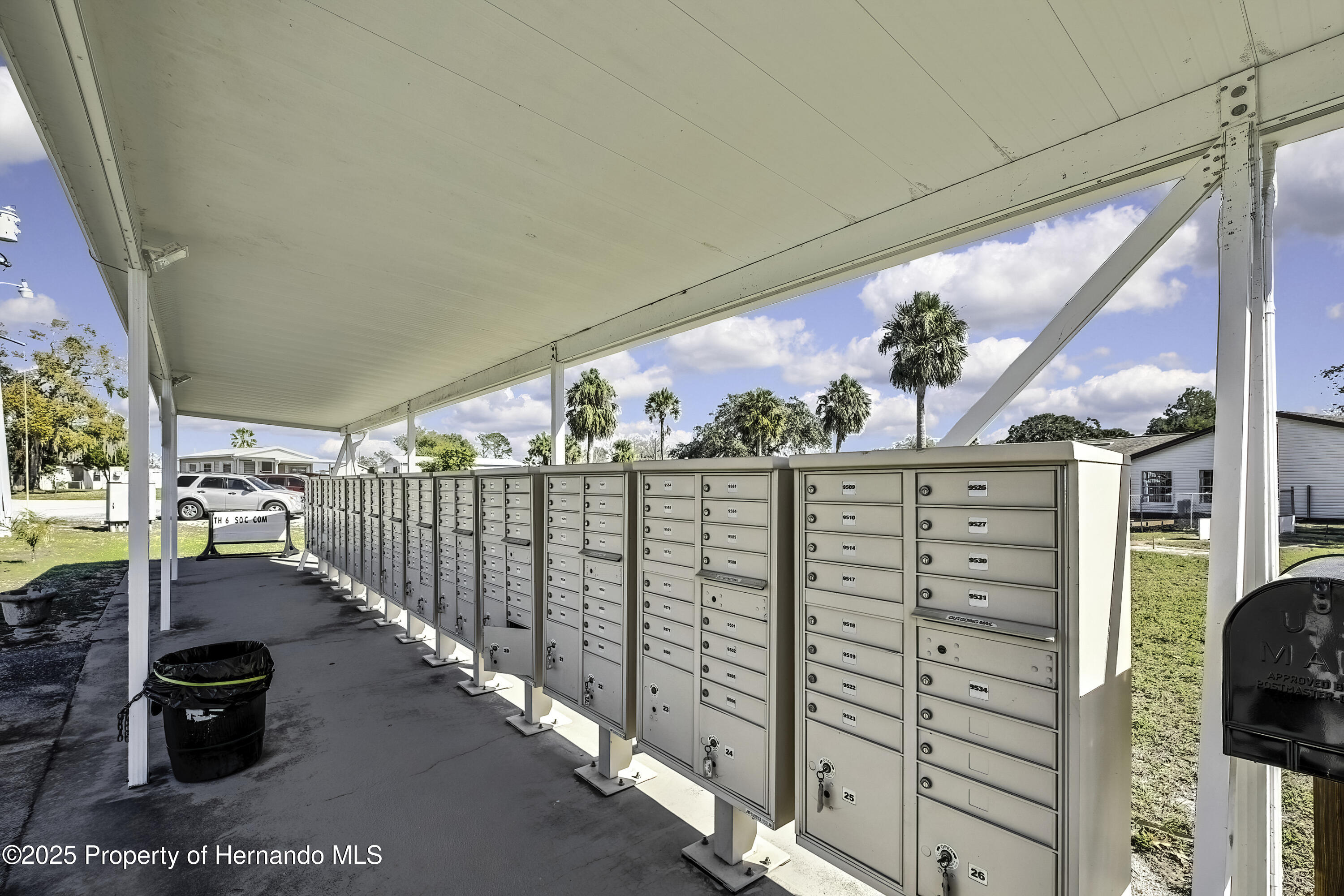 9448 Cougar Drive, Weeki Wachee, Florida image 49
