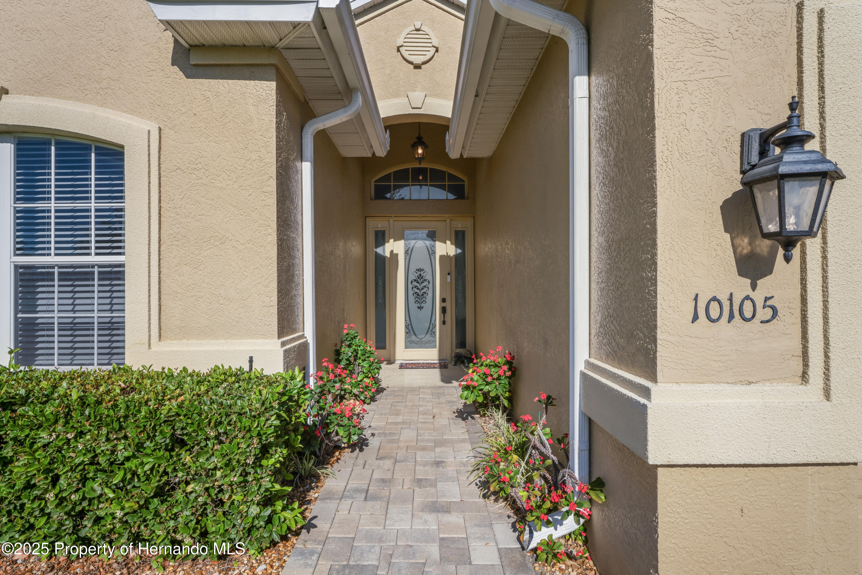 10105 Holly Berry Drive, Weeki Wachee, Florida image 4
