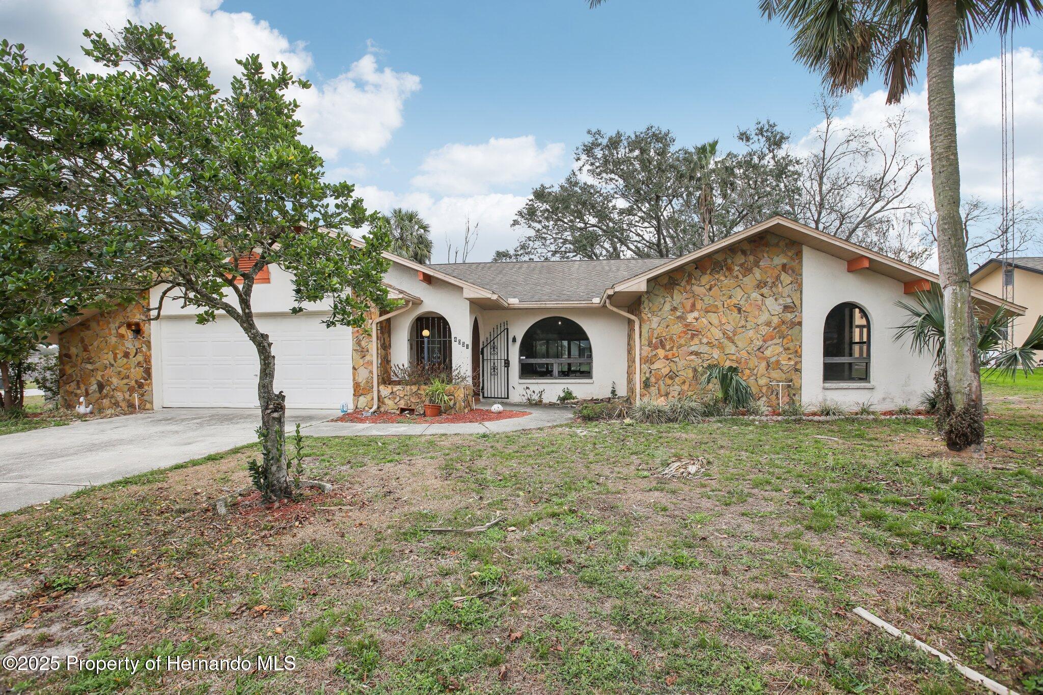 4051 S Oakhurst Drive, Homosassa, Florida image 1