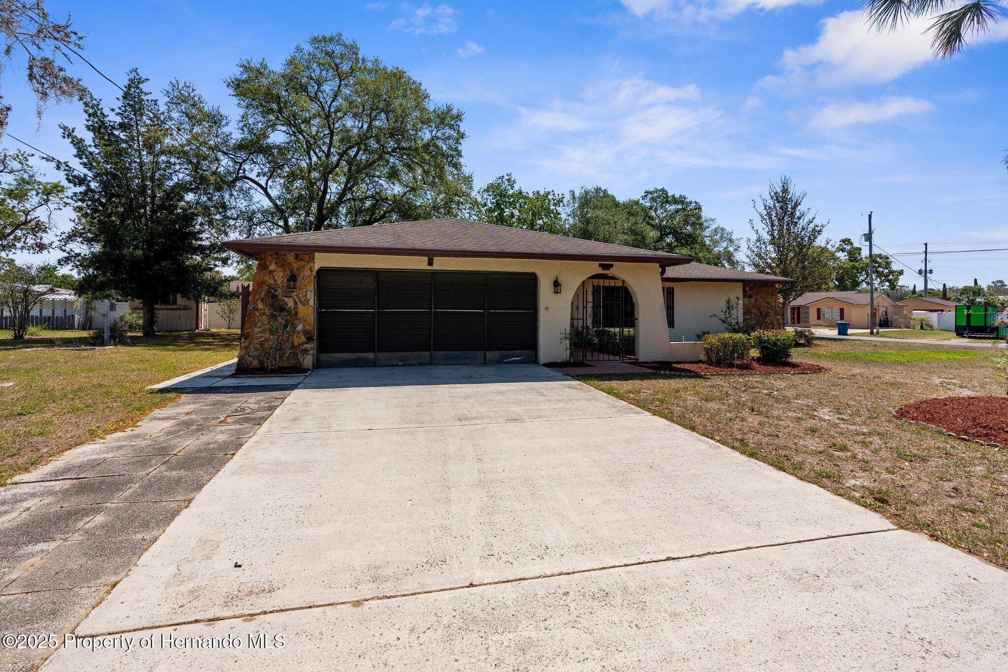 2072 Maguire Avenue, Spring Hill, Florida image 39