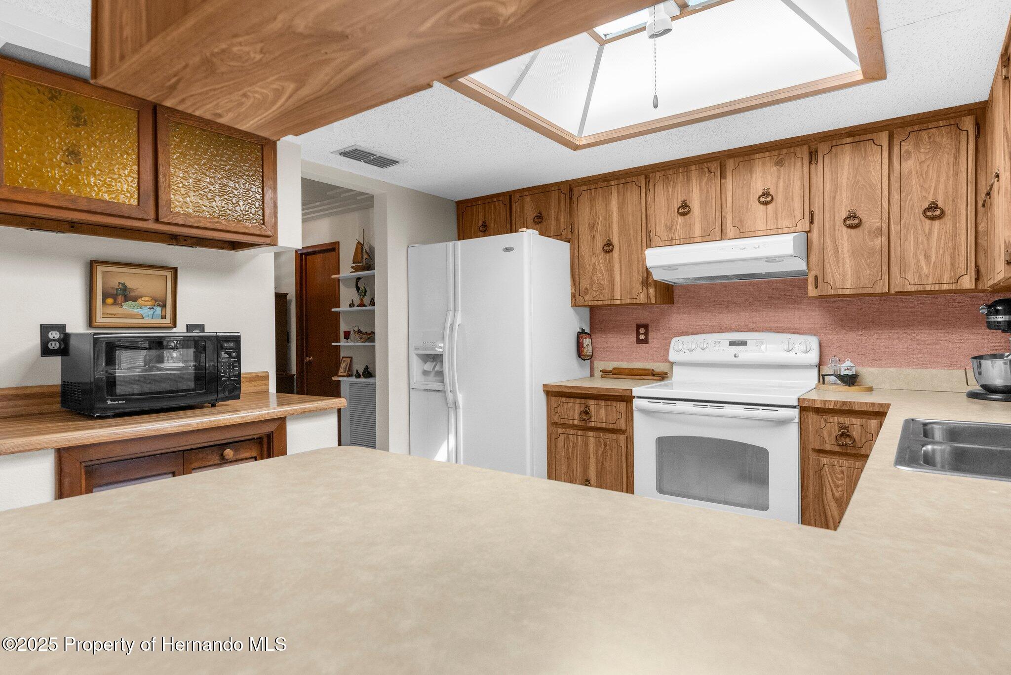 2072 Maguire Avenue, Spring Hill, Florida image 11