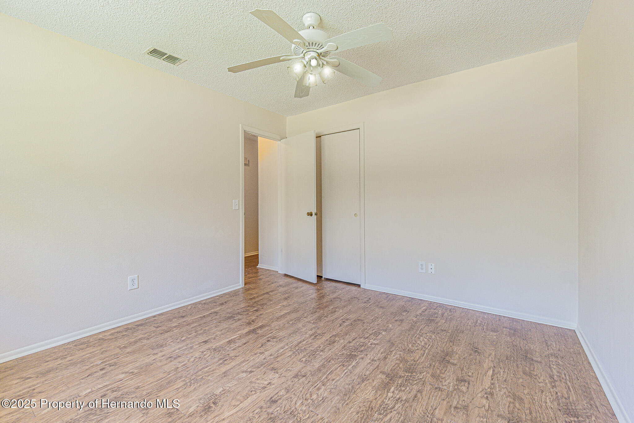 7813 Holiday Drive, Spring Hill, Florida image 18