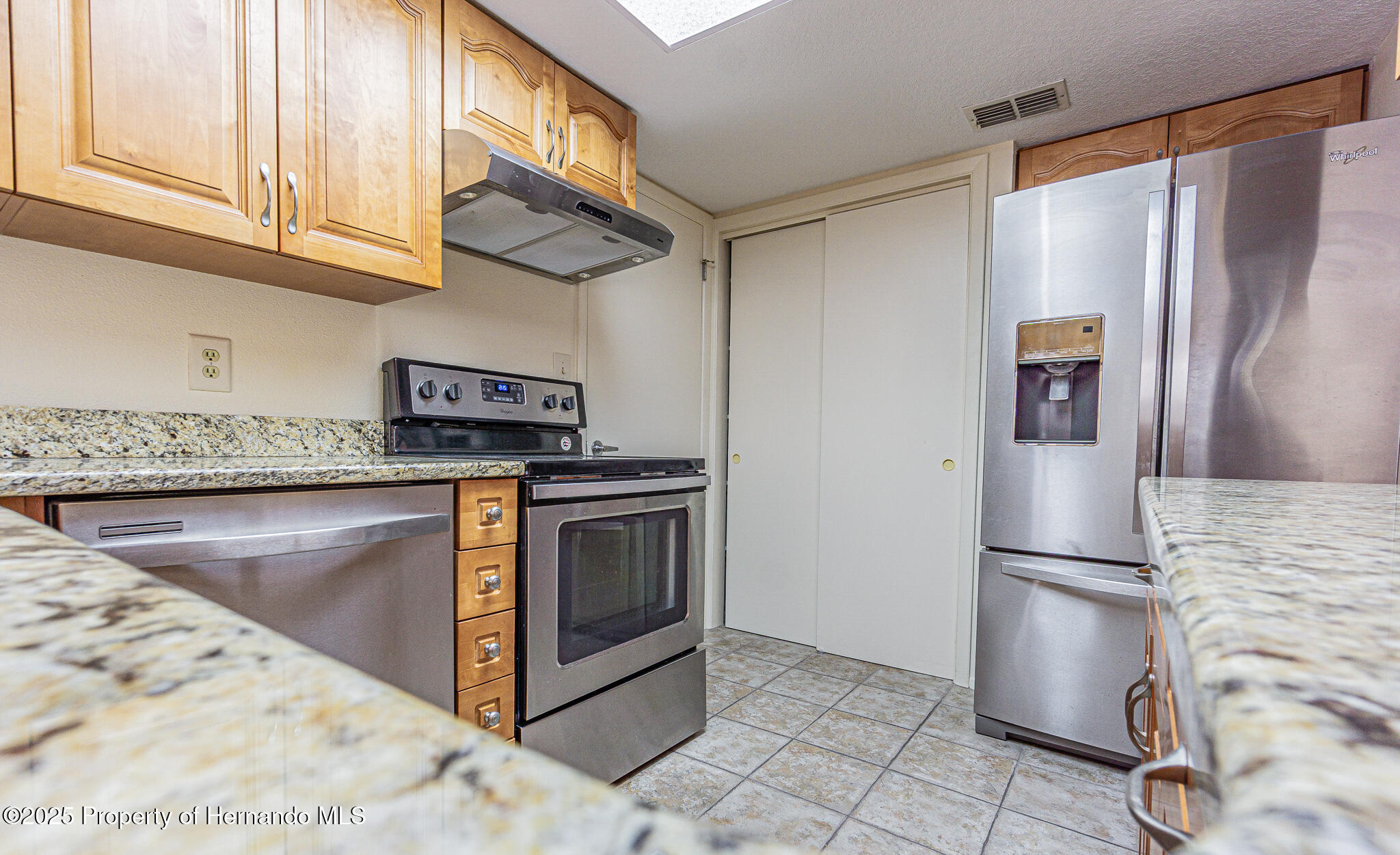 7813 Holiday Drive, Spring Hill, Florida image 9