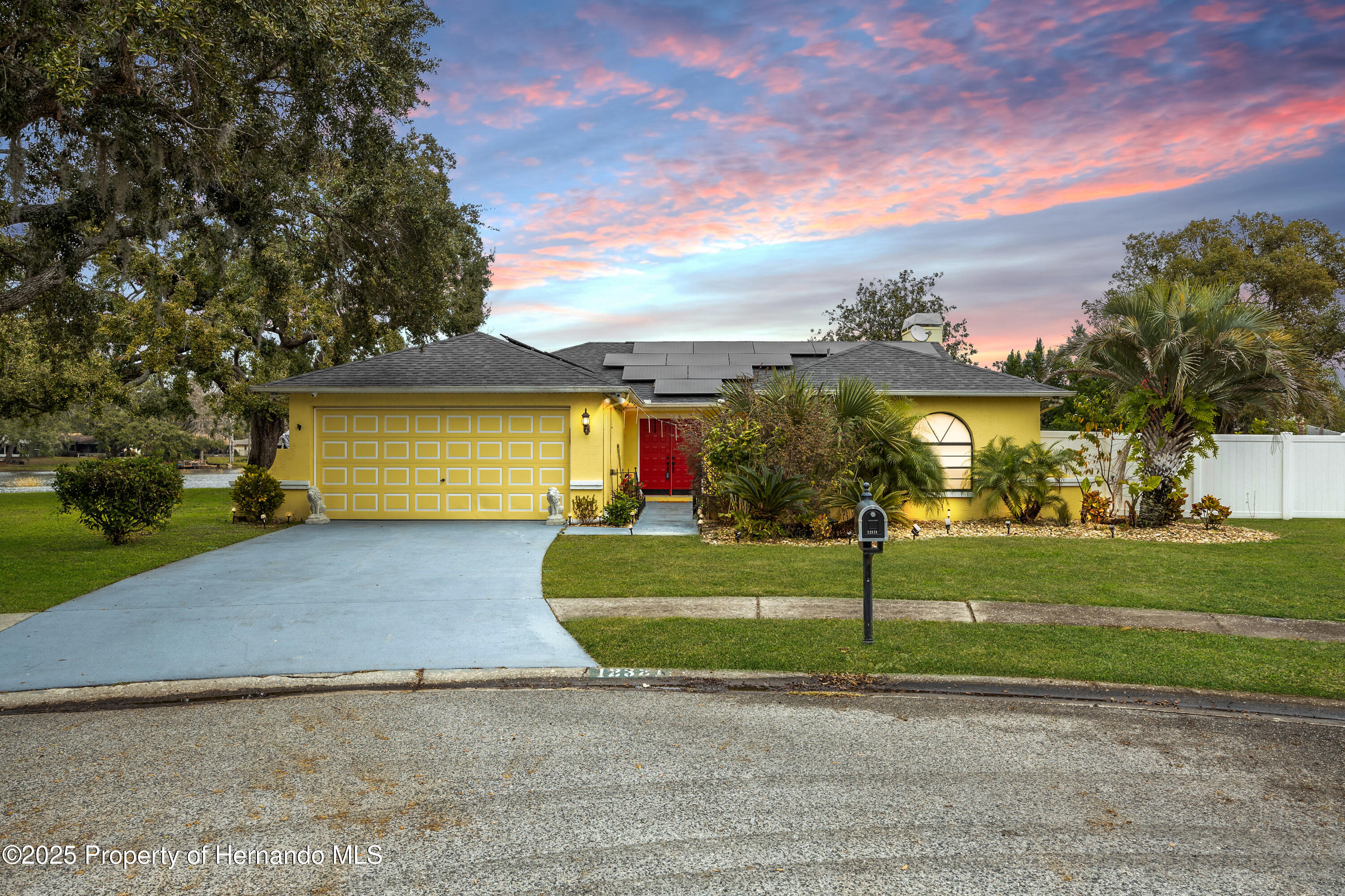 12321 Smokey Drive, Hudson, Florida image 4
