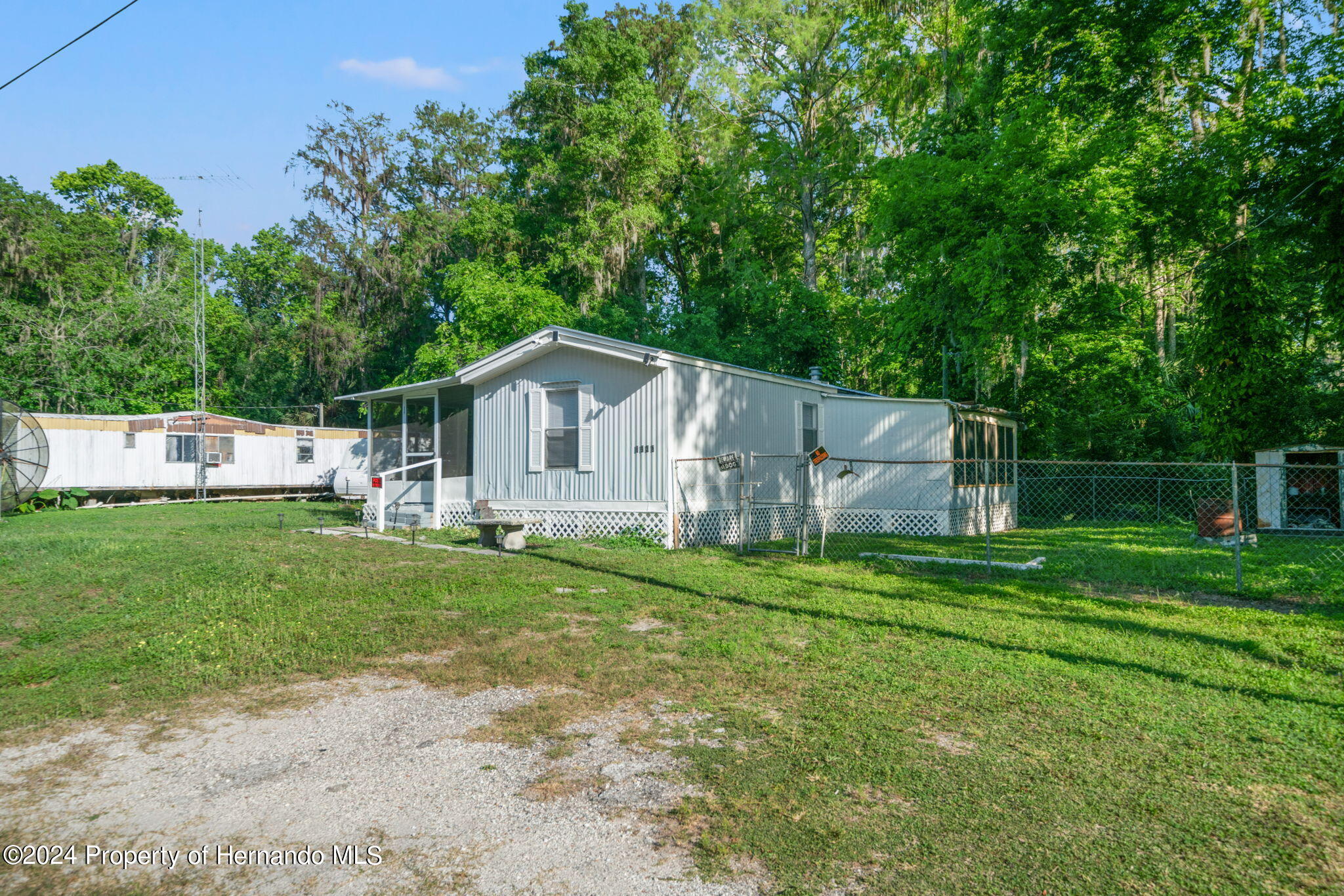 1940 Cr 428, Lake Panasoffkee, Florida image 2