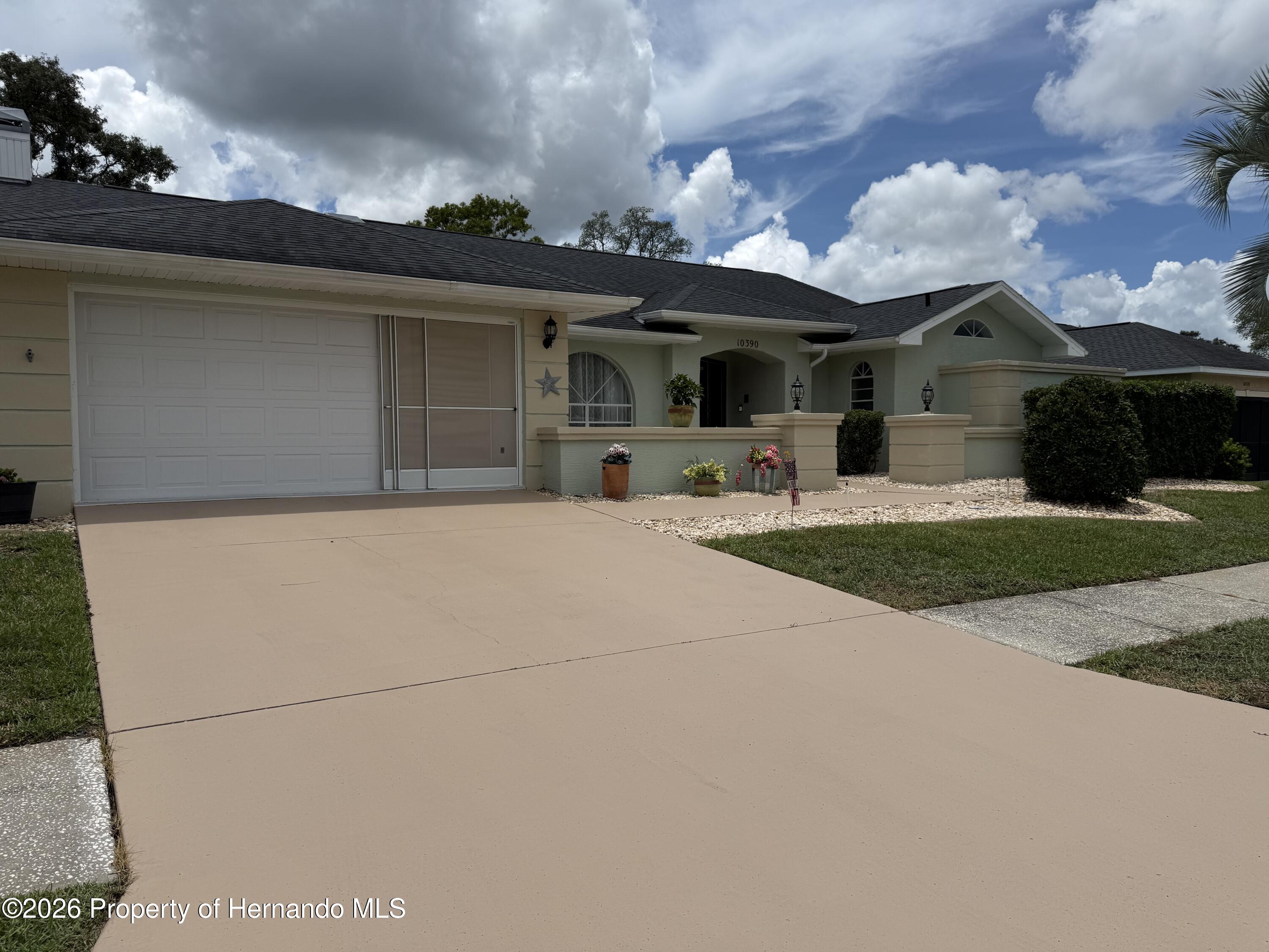 Photo 1 of 30 — 10390 Audie Brook Drive, Spring Hill, FL 34608