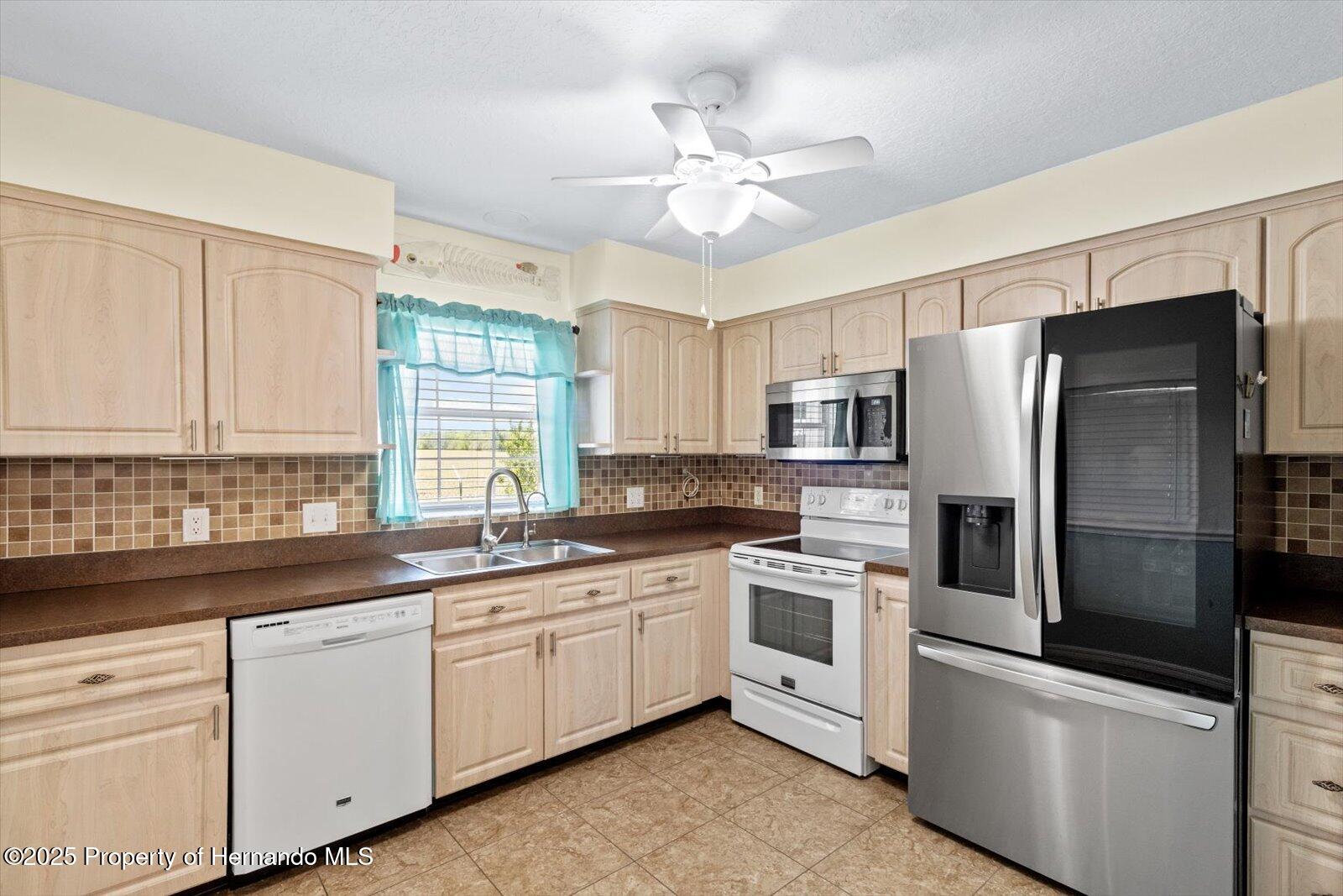 10485 S Drew Bryant Circle, Floral City, Florida image 16