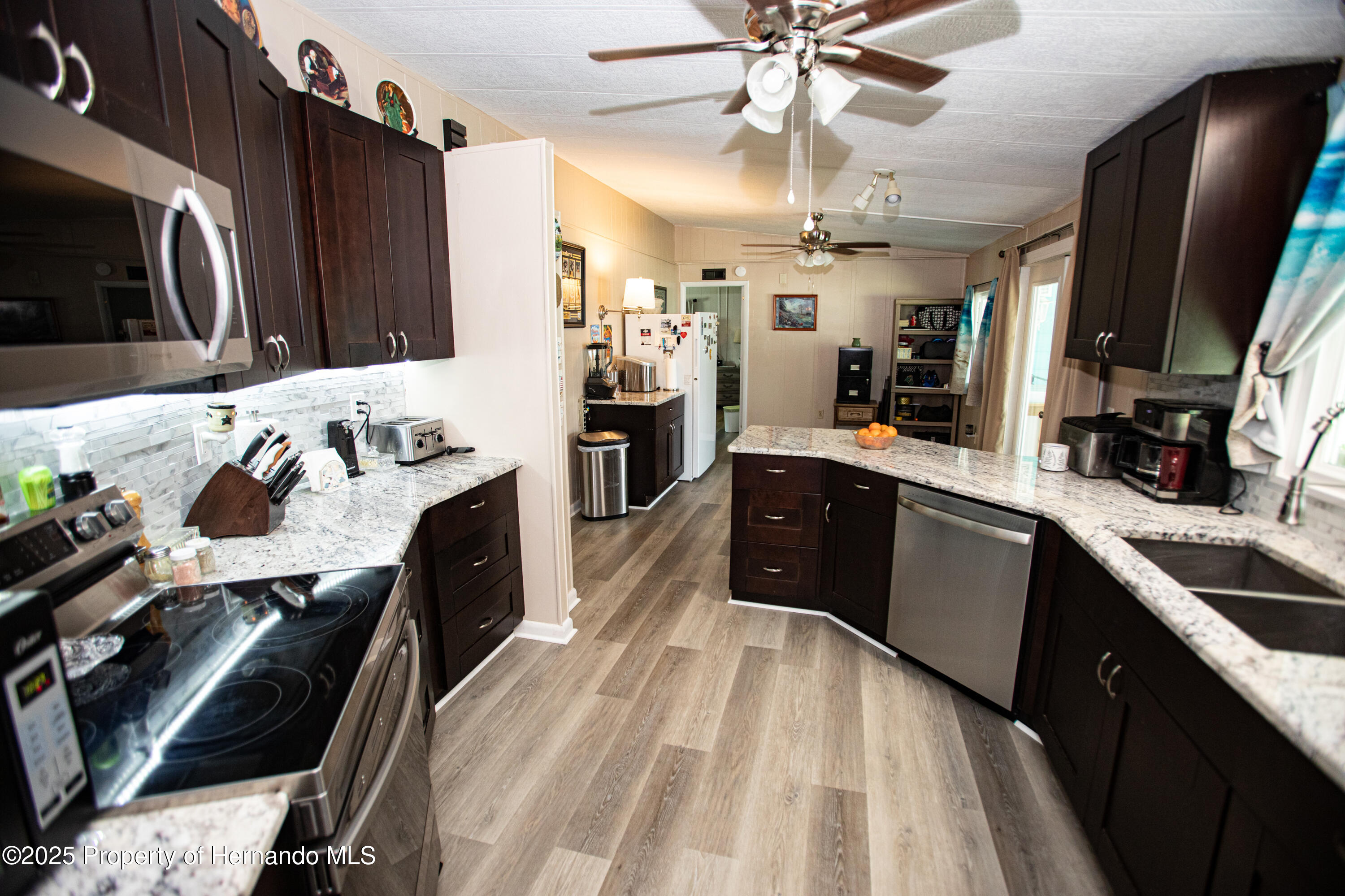 7504 Country Club Drive, Brooksville, Florida image 27